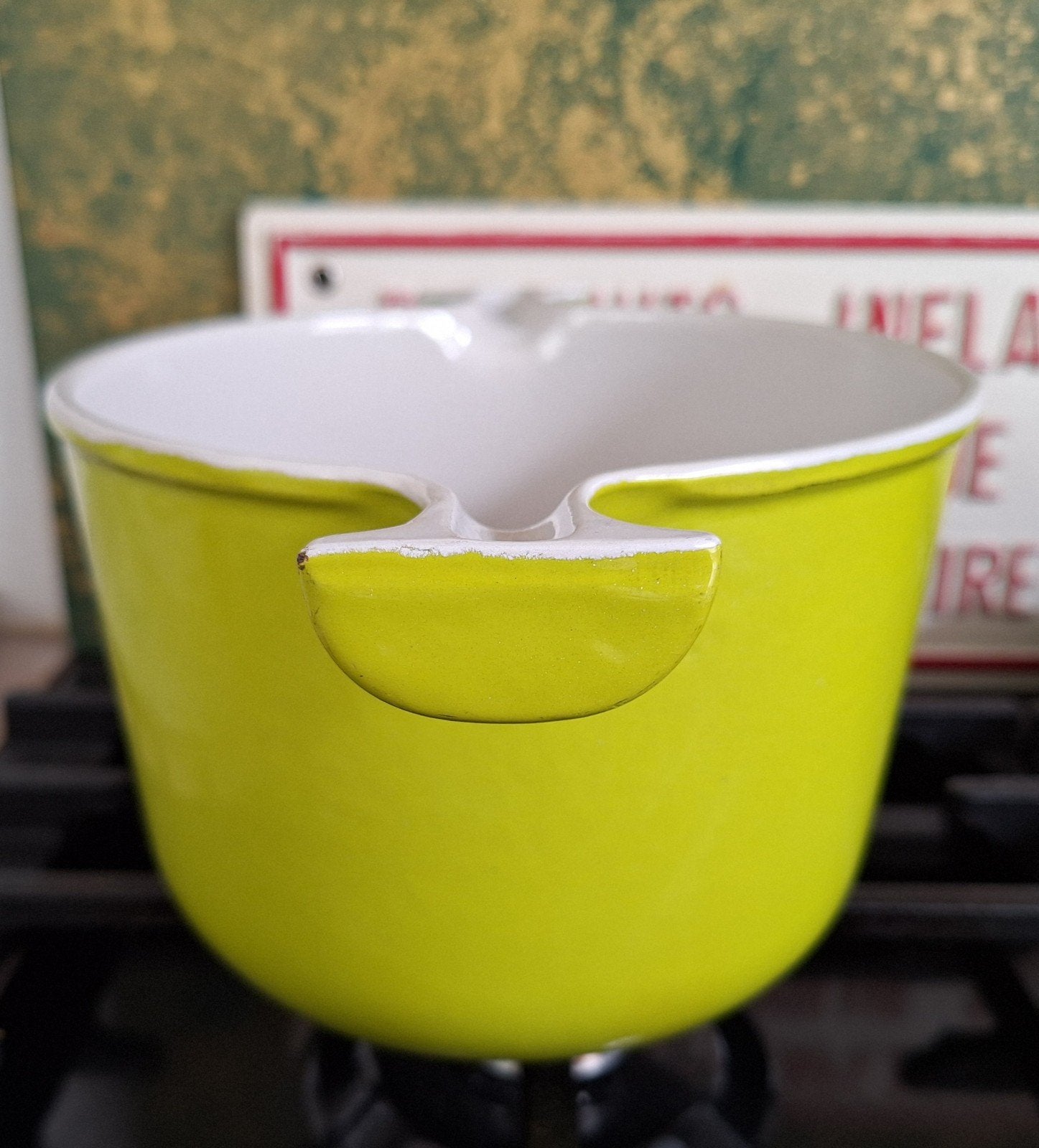 Le Creuset Enzo Mari Fondue/Sauzenpan Limoengroen, Ophalen of Verzenden, Gebruikt, Gietijzer, Koekenpan of Braadpan