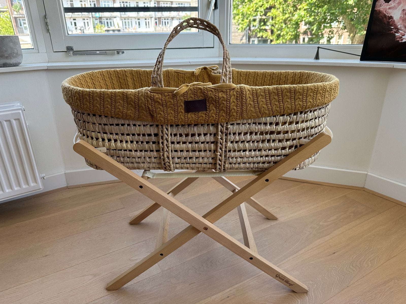 The Little Green Sheep Mozesmand met nieuw matras, Ophalen, Gebruikt, Wieg