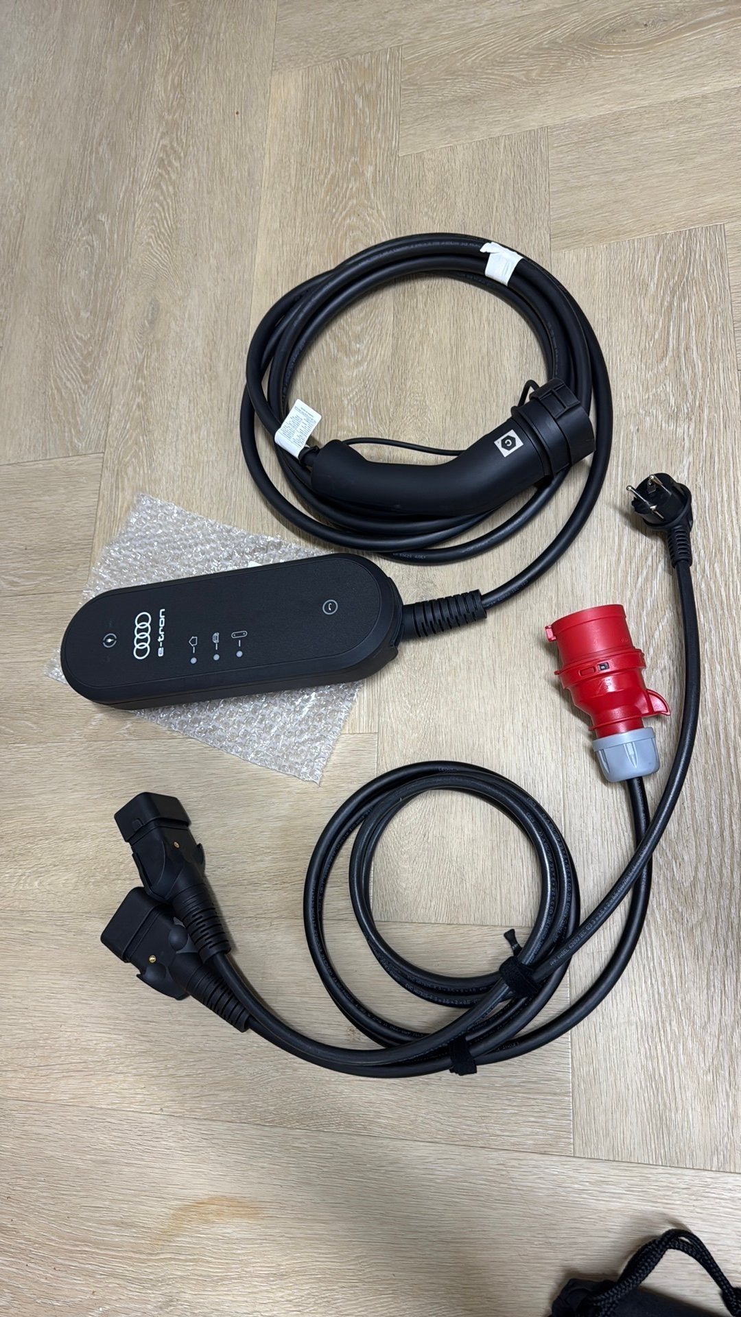 nieuwe laadkabel / oplader elektrische en hybride auto, Auto-onderdelen, Elektronica en Kabels, Audi, Nieuw, Ophalen of Verzenden