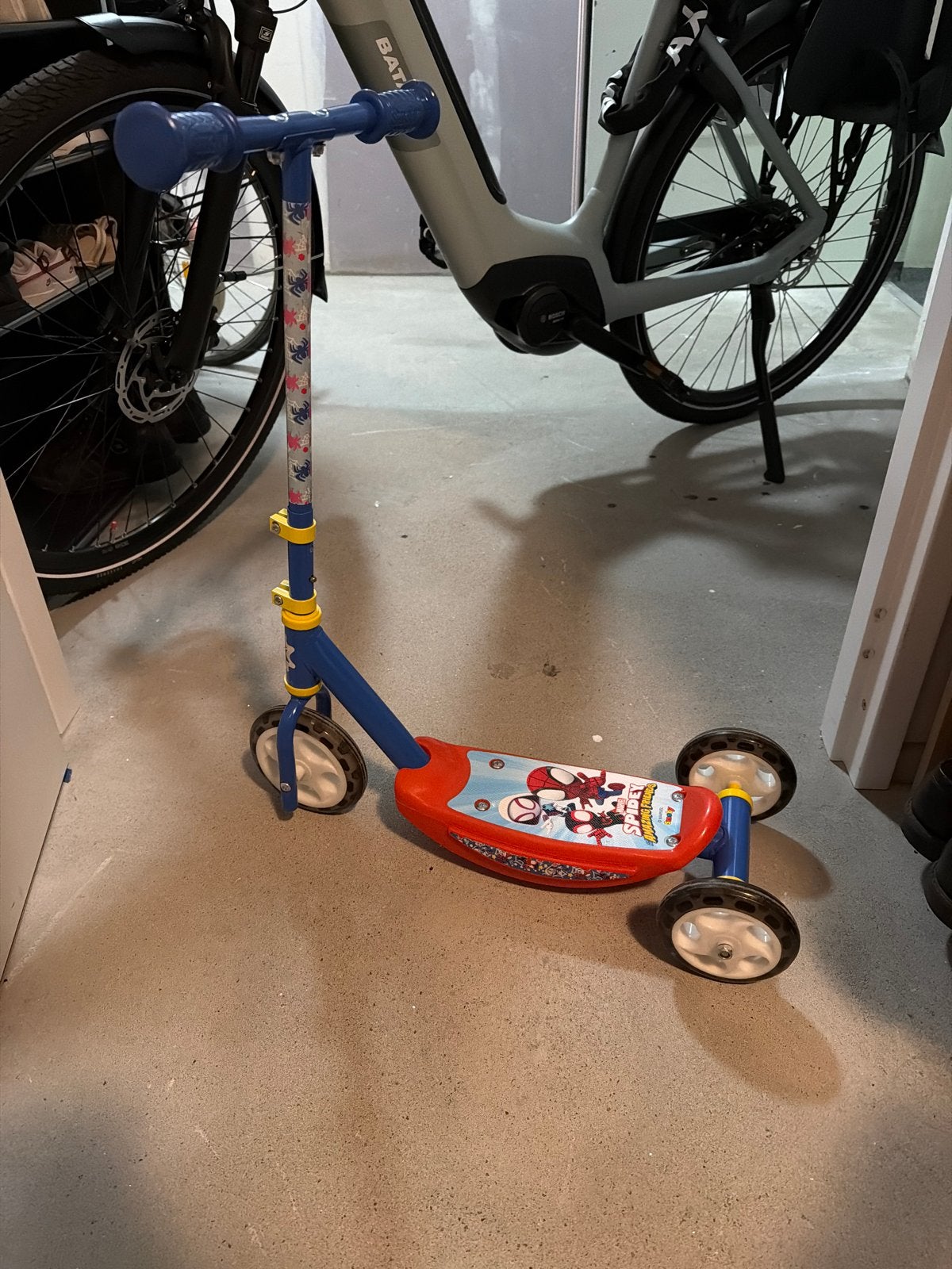 Kinderstep Spiderman - Gratis ophalen , goeie staat, Fietsen en Brommers, Ophalen, Gebruikt, Gewone step
