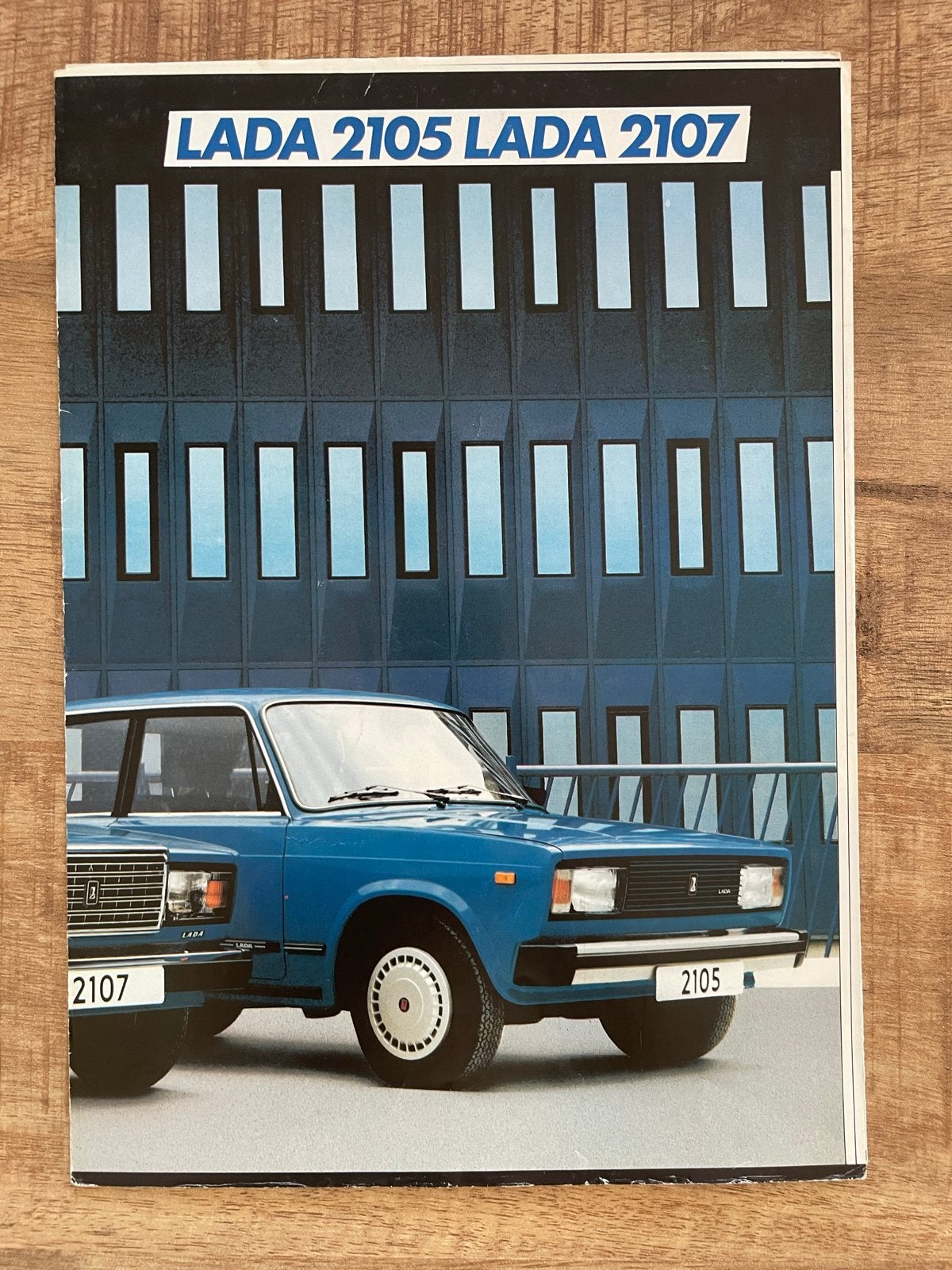 Lada 2105 2107 brochure, Boeken, Ophalen of Verzenden, Zo goed als nieuw, Overige merken