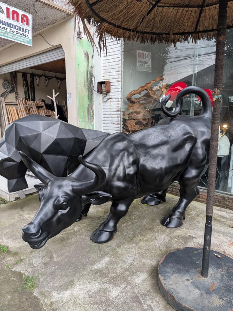 Grote Zwarte Stier Sculptuur - Modern Design, Weerbestendig, Kunststof, Ophalen of Verzenden, Zoogdier