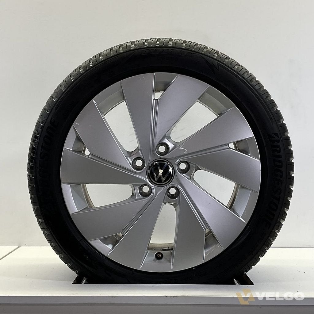 VOLKSWAGEN TIGUAN GOLF VELGEN SET WINTERBANDEN 17 INCH, Gebruikt, -, -, Banden en Velgen