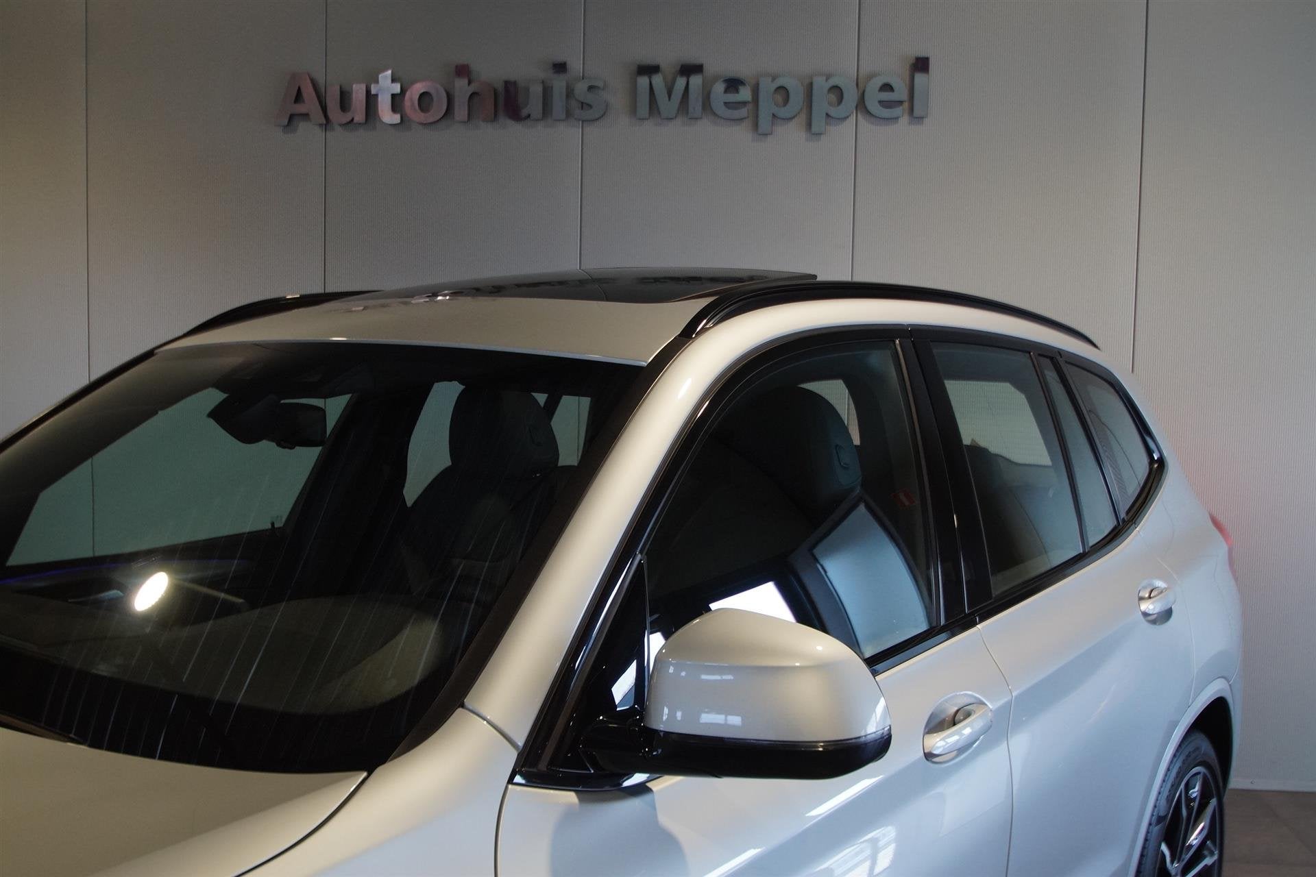 BMW X3 xDrive20i M-Sport*Trekhaak*Panoramadak*LED*HiFi*Shado, Automaat, 1998 cc, 15 km/l, Gebruikt