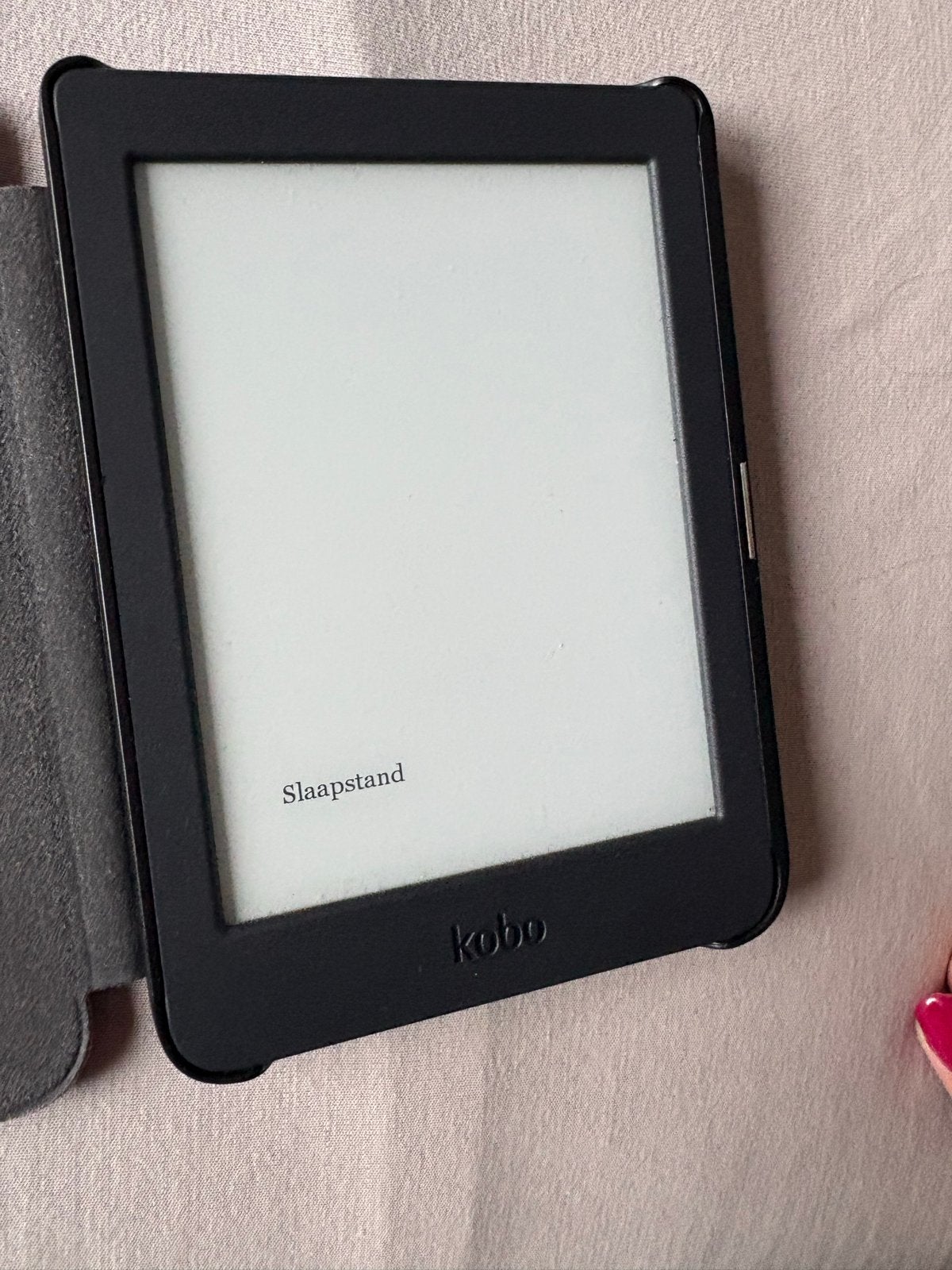 Kobo Nia e-reader met roze hoesje, onbeschadigd, Computers en Software, E-readers, 8 GB, Ophalen of Verzenden, Zo goed als nieuw