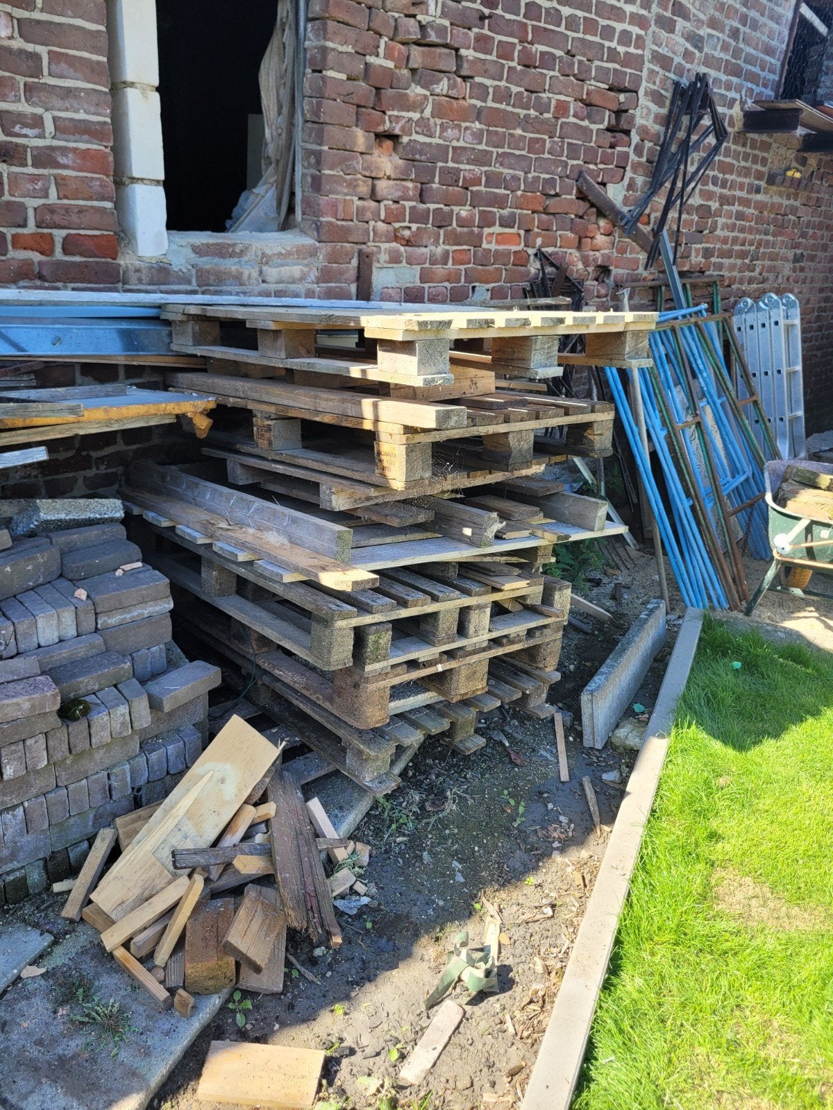 Gratis oude pallets en diverse houtresten, Ophalen, Gebruikt, Minder dan 25 mm, Balk