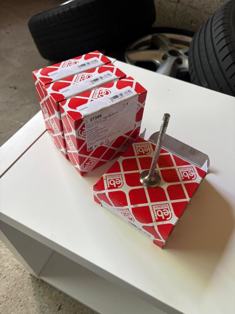 4x Uitlaatklep Nieuw FEBI Seat/VW 1.4 MPI incl klepseals, Auto-onderdelen, Motor en Toebehoren, Ophalen of Verzenden, Nieuw, Seat