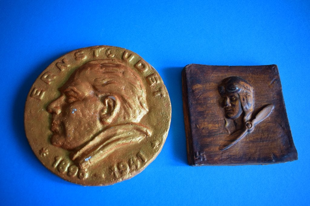 luchtvaart militaria mooie Luftwaffe gipsafdrukken, Verzenden, Gebruikt, Overige typen