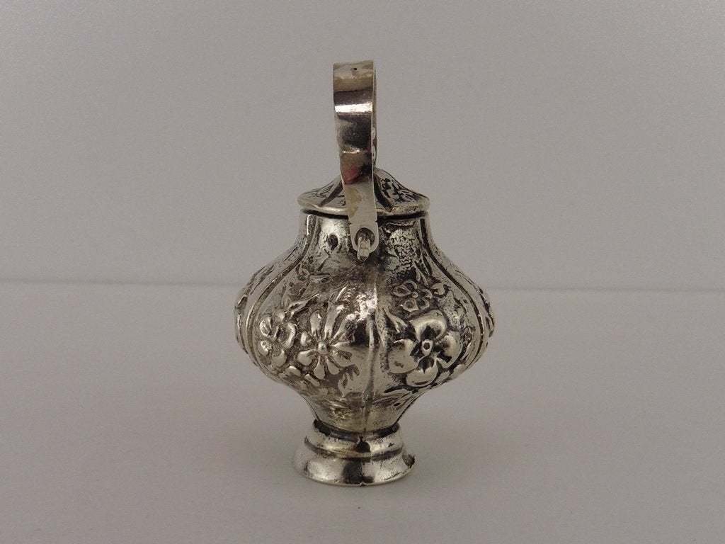 Zilveren miniatuur Theepot                               Z51, Antiek en Kunst, Ophalen of Verzenden, Zilver