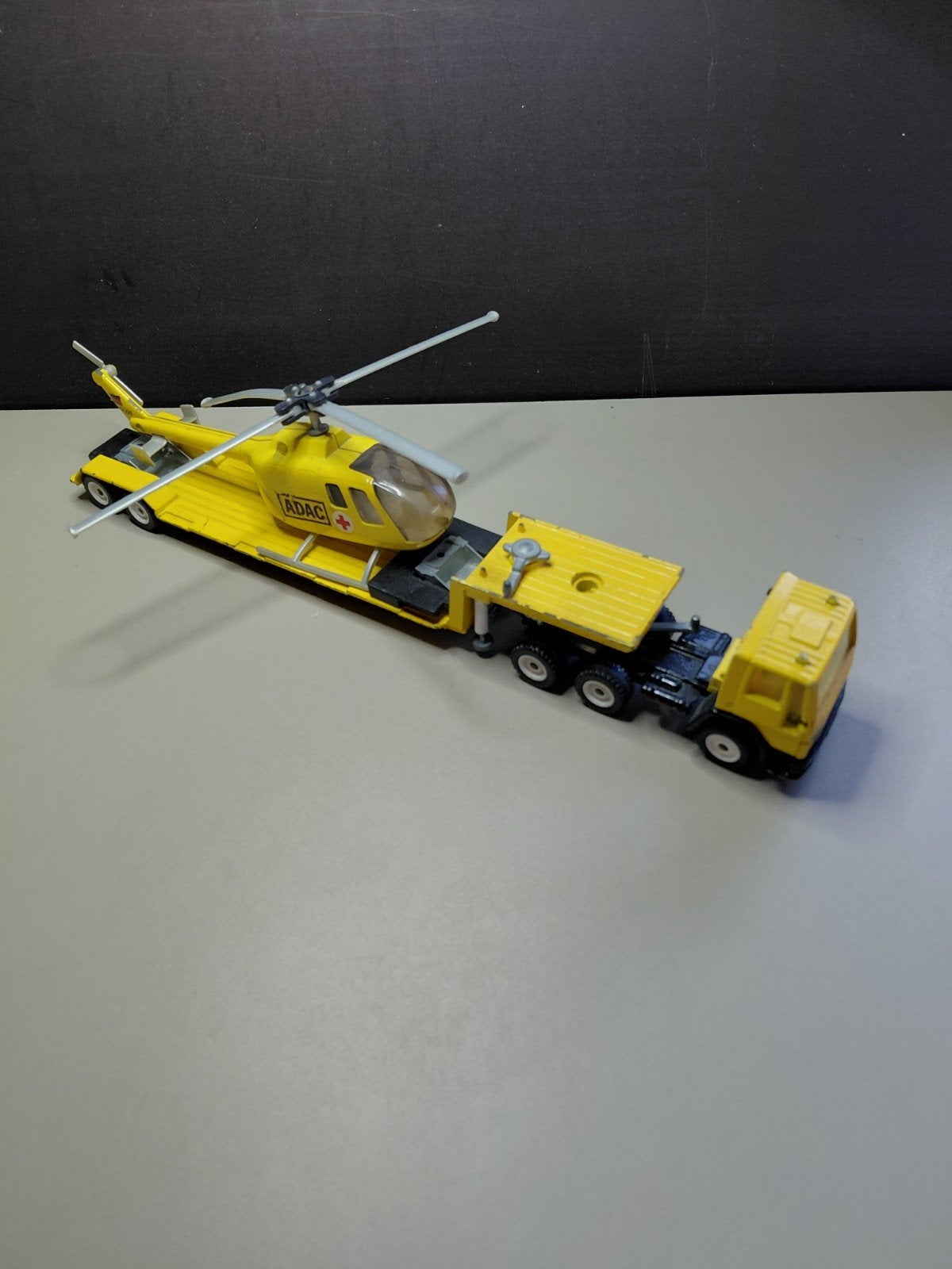 Siku Ford ADAC vrachtwagen met helikopter 1/50, Ophalen of Verzenden, Gebruikt, Bus of Vrachtwagen, SIKU