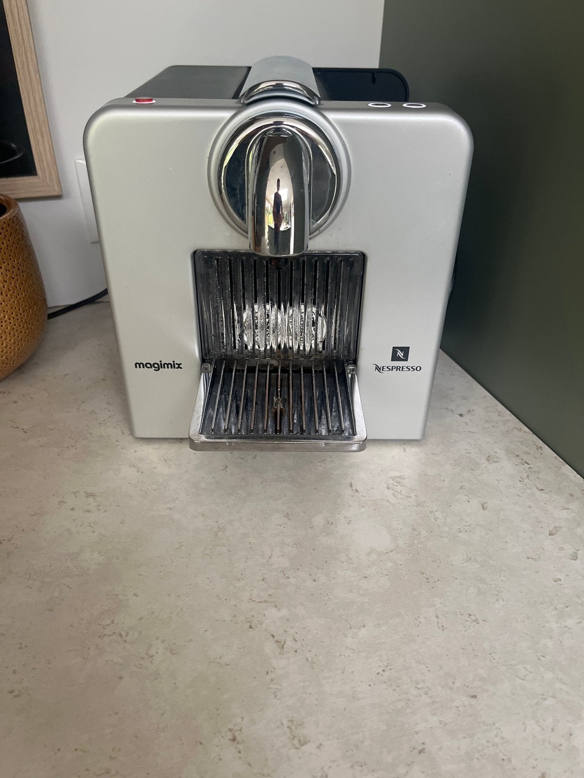 Nespresso Magimix le cube M220 - lekt, Witgoed en Apparatuur, Koffiezetapparaten, Ophalen, Koffiepads en cups, Gebruikt, Espresso apparaat