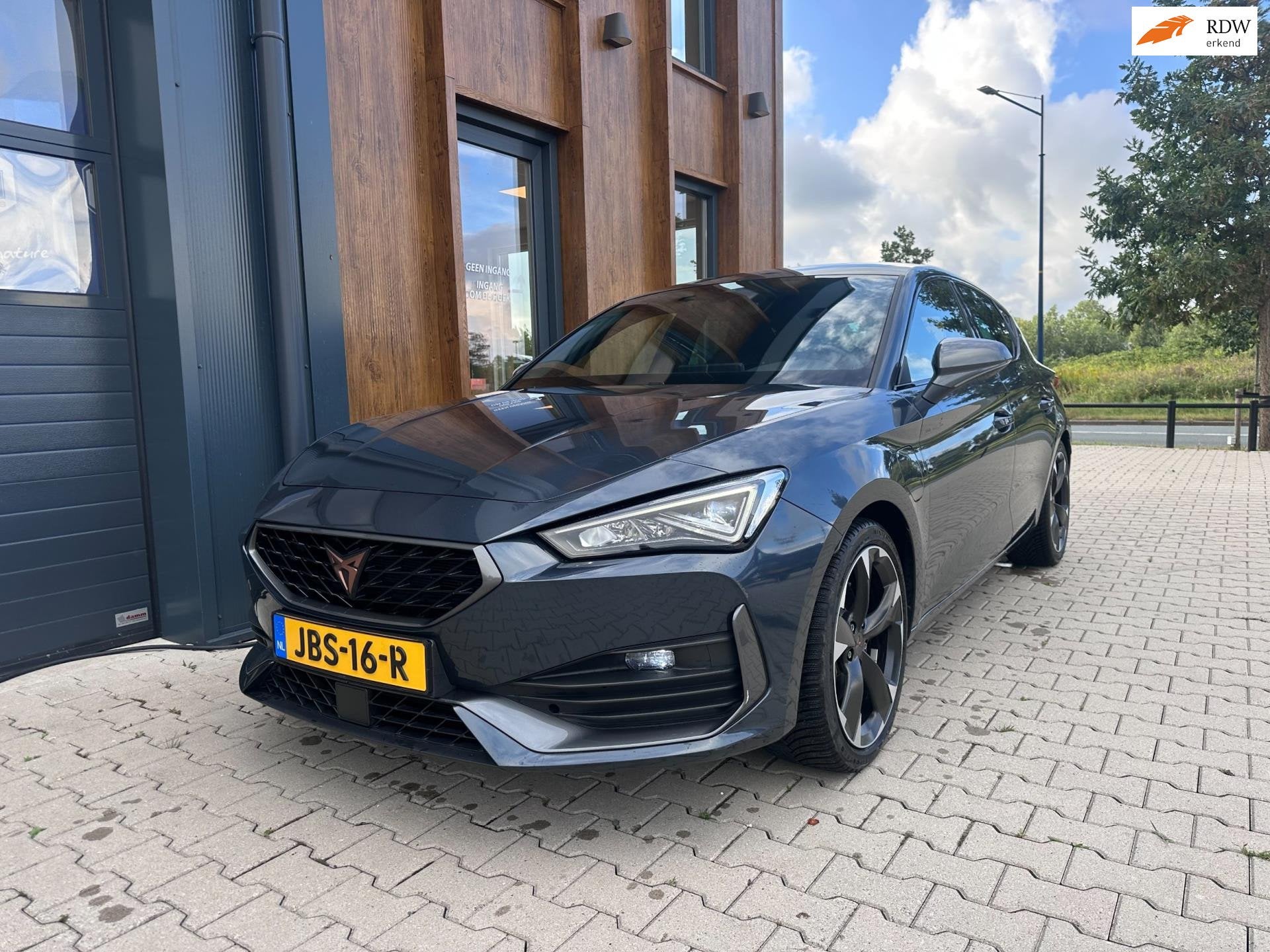 Cupra Leon 1.4 e-Hybrid VZ Business, 77 km/l, Gebruikt, 4 cilinders, 150 pk
