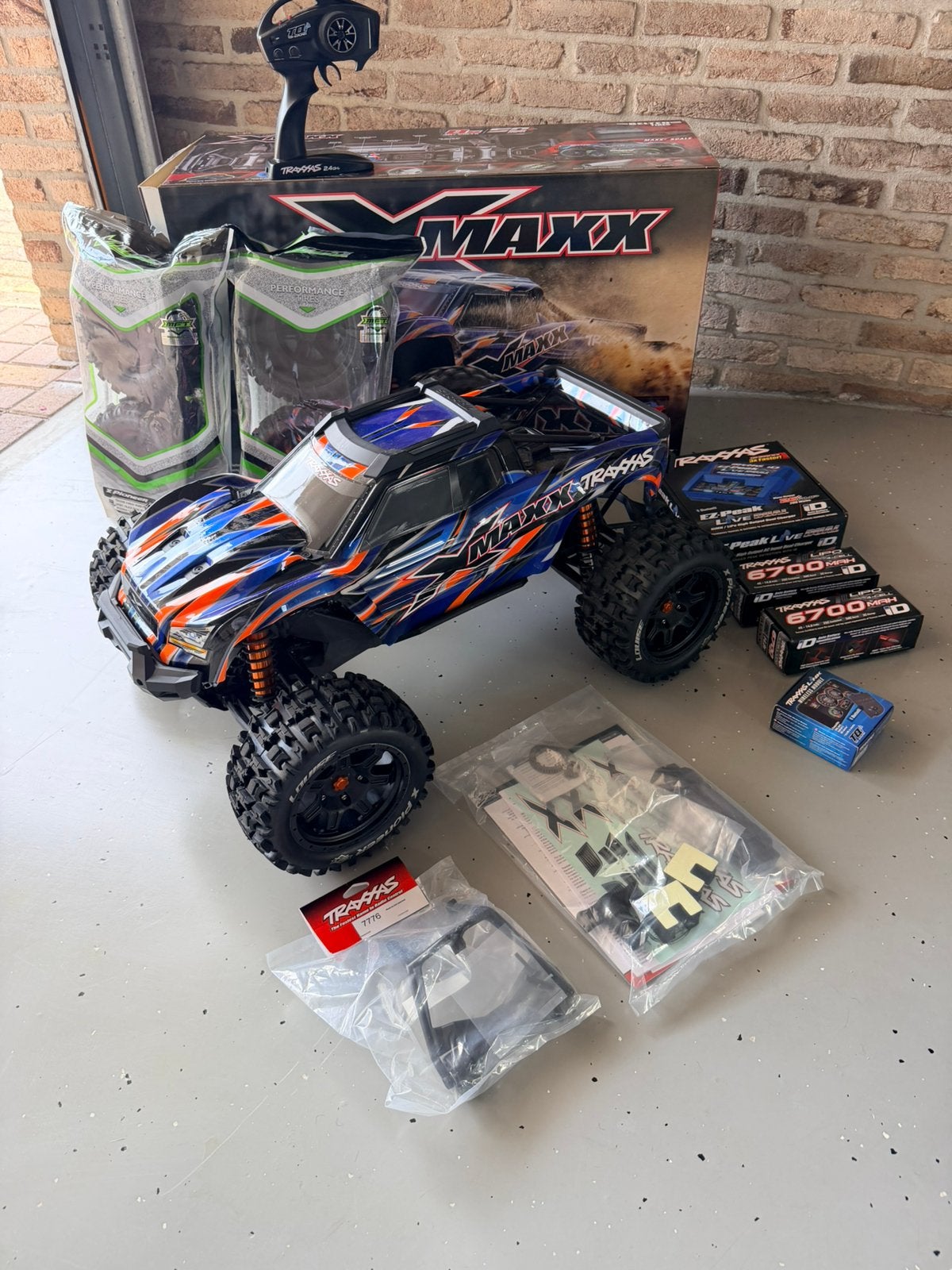 Traxxas X-Maxx 8S Belted 2025 Orange incl EXTRA’S!  ZGAN!!, Auto offroad, Zo goed als nieuw, RTR (Ready to Run), Overige schalen