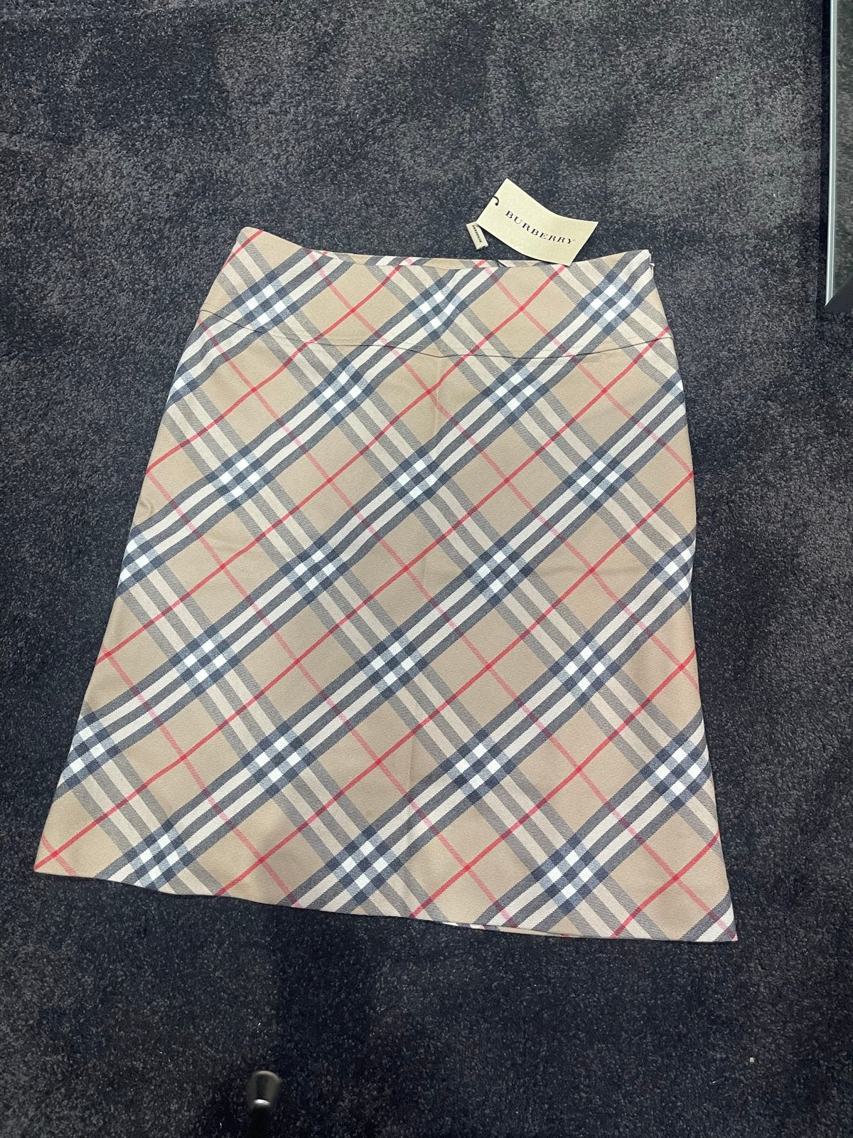 Burberry London geruite rok - Nieuw met kaartjes, Beige, Nieuw, Knielengte, Ophalen