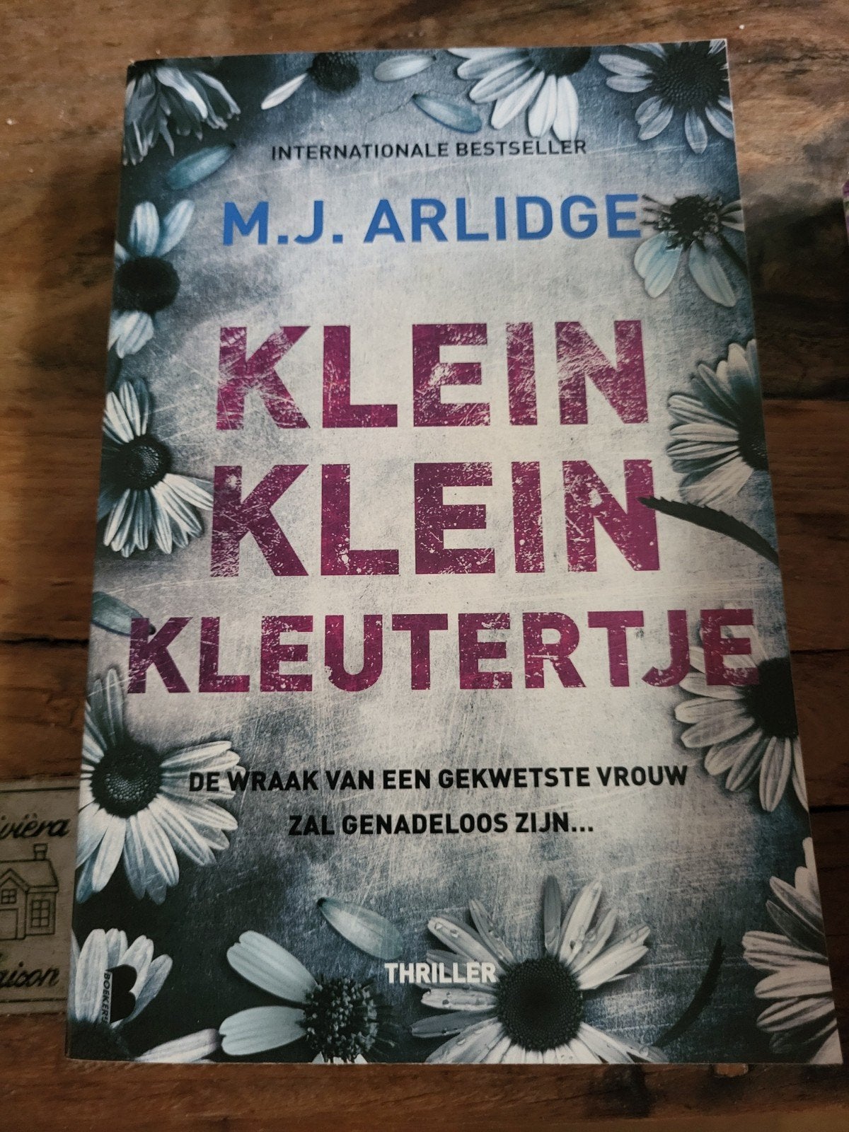 3 boeken van M.J. Arlidge, Boeken, Ophalen of Verzenden, Zo goed als nieuw