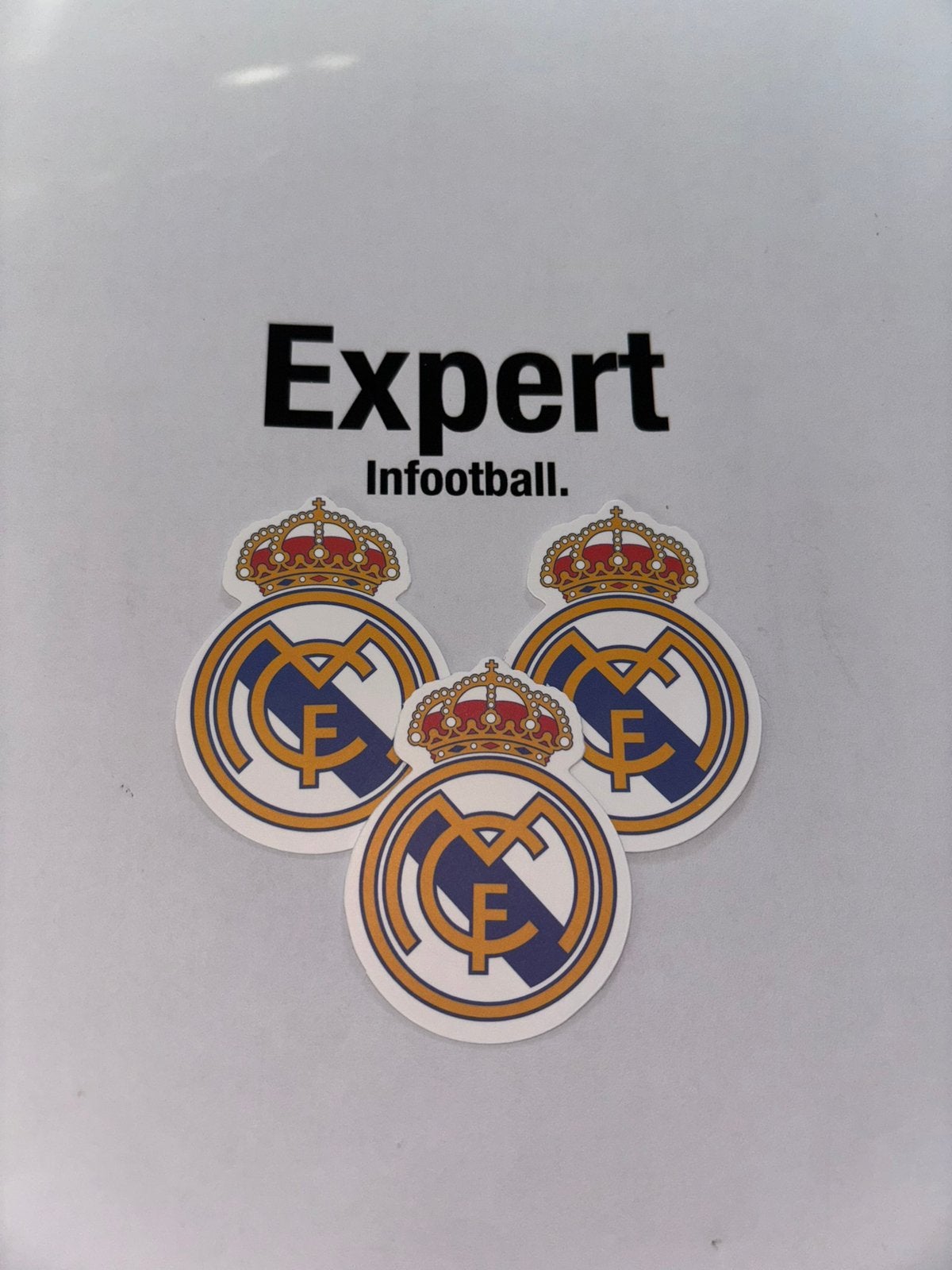 Real madrid logo sticker, Ophalen of Verzenden, Nieuw, Buitenlandse clubs, Poster, Plaatje of Sticker