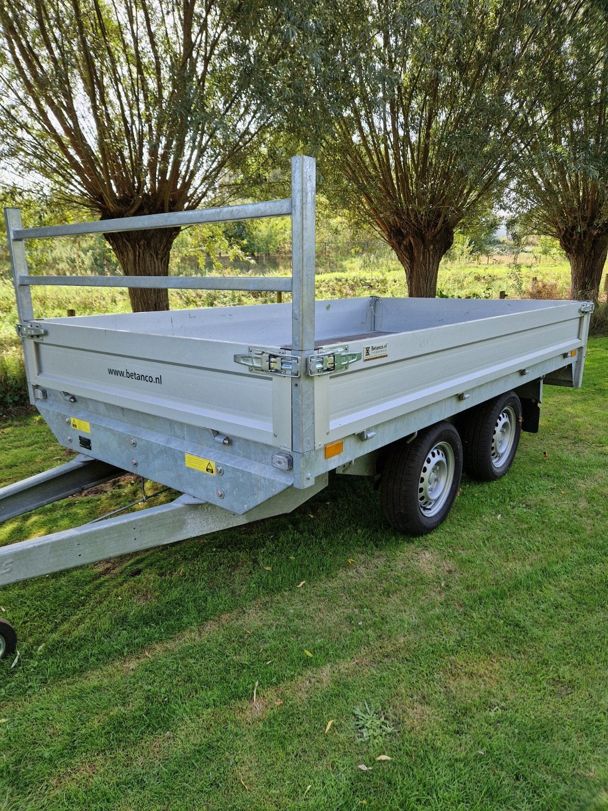 Saris plateauwagen, Ophalen
