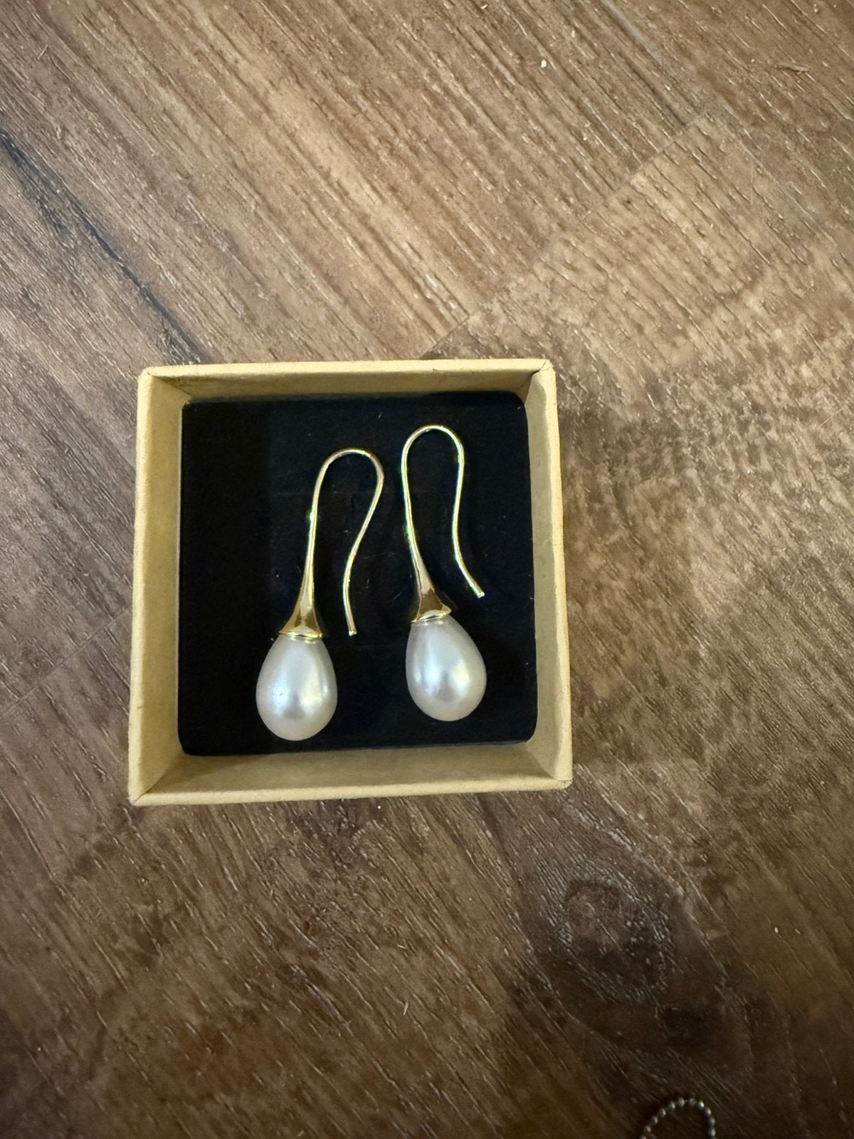 Parel oorbellen hangers goudkleurig, Ophalen of Verzenden, Zo goed als nieuw, Goud, Overige materialen