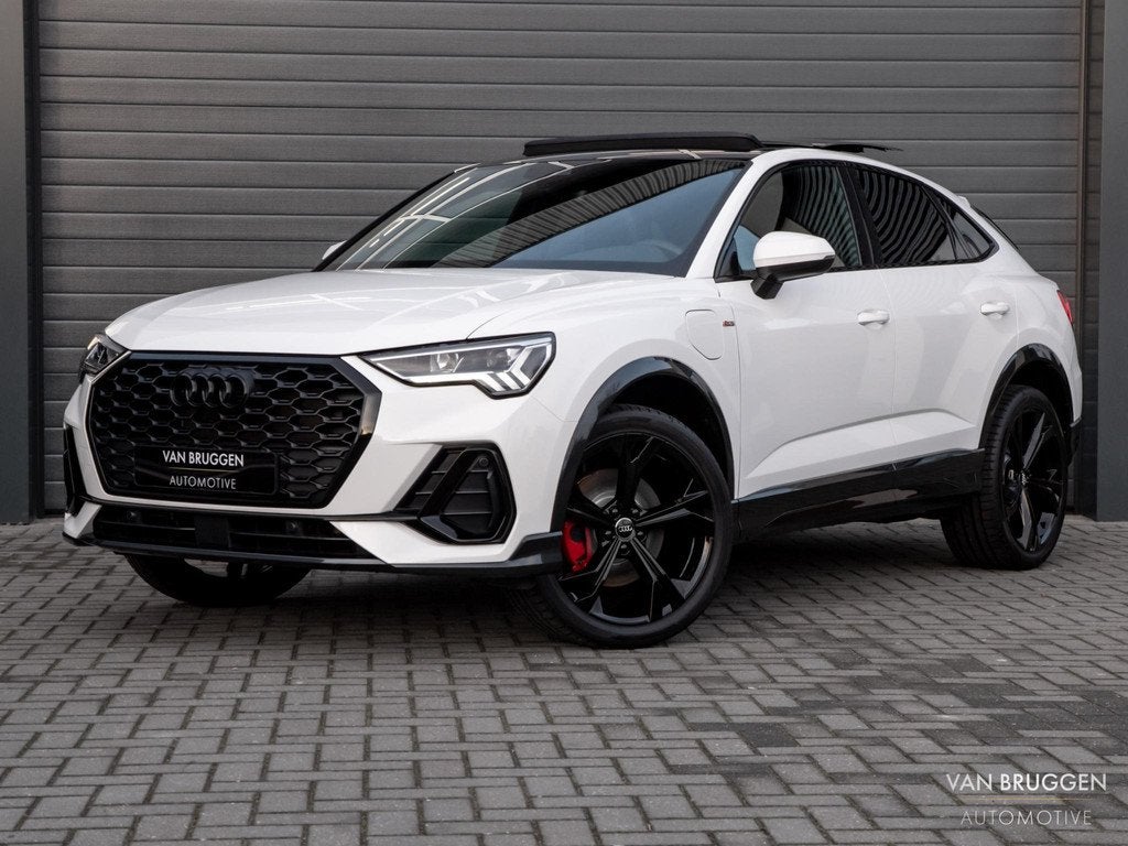 Audi Q3 Sportback 45 TFSI e S-Line 9.000km Pano Leer Camera, Gebruikt, Automatische klimaatregeling, Wit, Hybride Elektrisch/Benzine