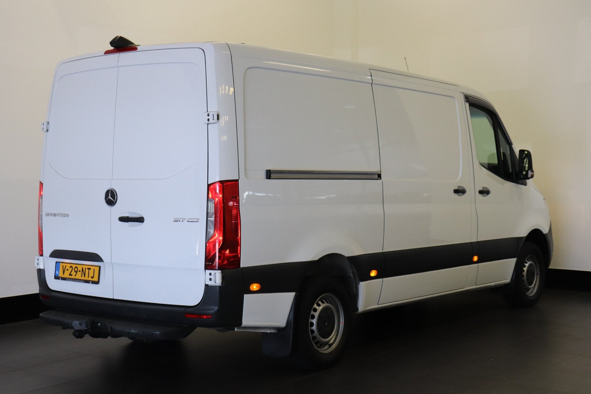 Mercedes-Benz Sprinter 317 CDI L2H1 EURO 6 - Airco - Navi -, Auto's, Gebruikt, 4 cilinders, 2000 kg, Wit