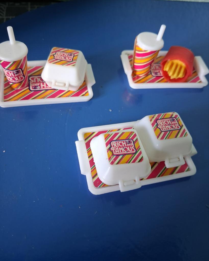 Barbie en Ken willen ook wel eens snackies eten, Ophalen of Verzenden, Gebruikt, Barbie