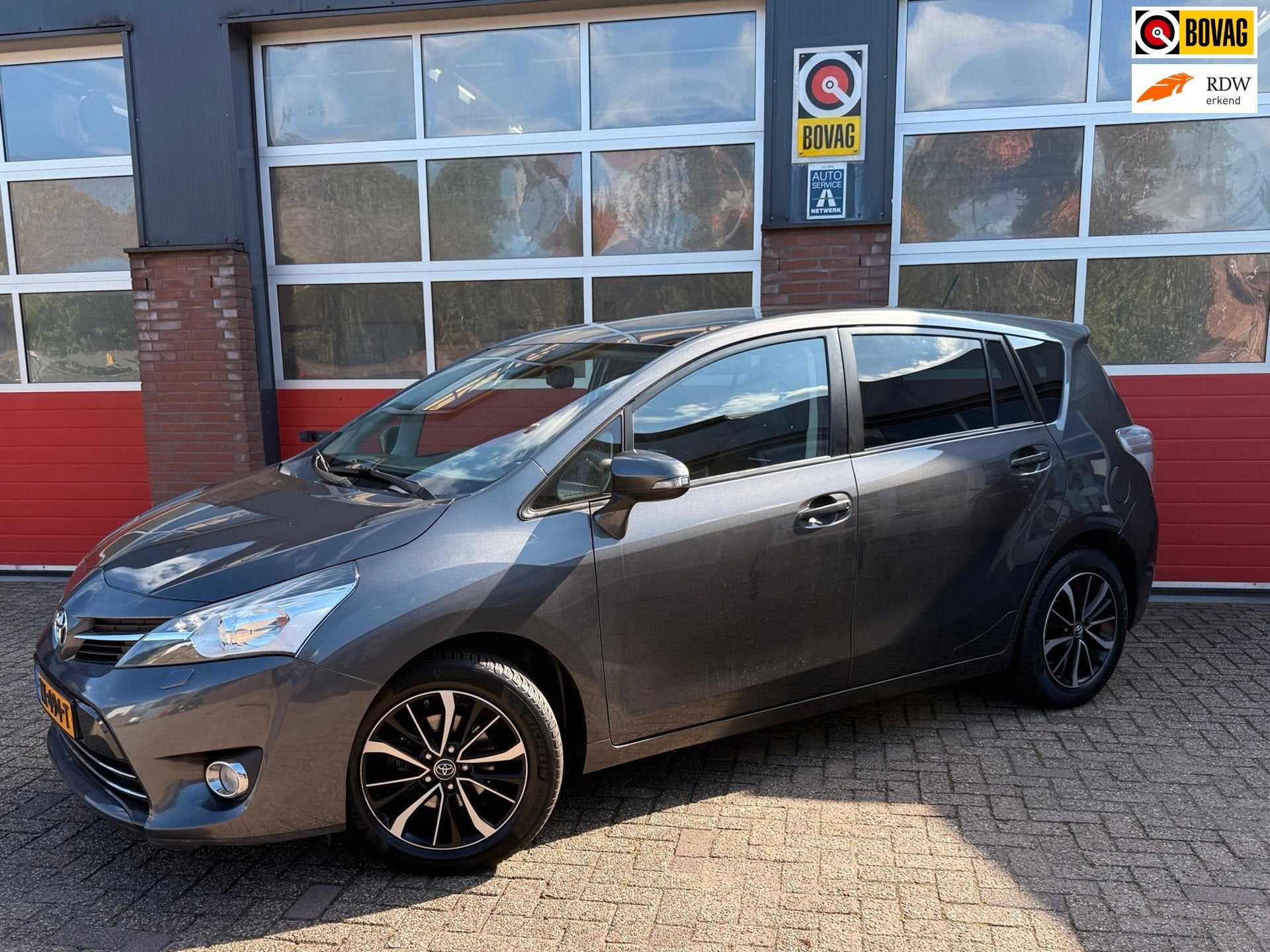 Toyota Verso 1.6 VVT-i SkyView Edition, 7 persoons, Trekhaak, Auto's, Voorwielaandrijving, Gebruikt, Euro 6, 4 cilinders