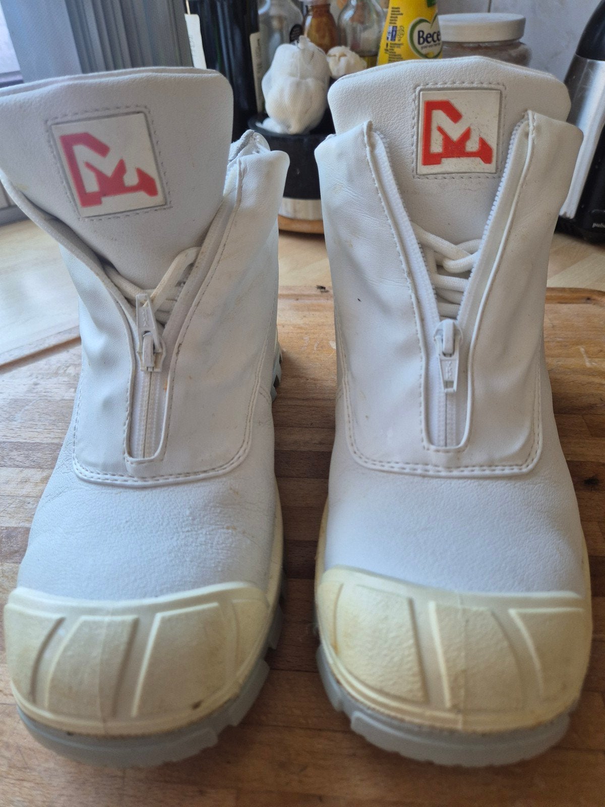 Witte Emma Vila S2 werkschoenen 41 met ritsslui, Ophalen of Verzenden, Zo goed als nieuw, Wit, Sneakers of Gympen