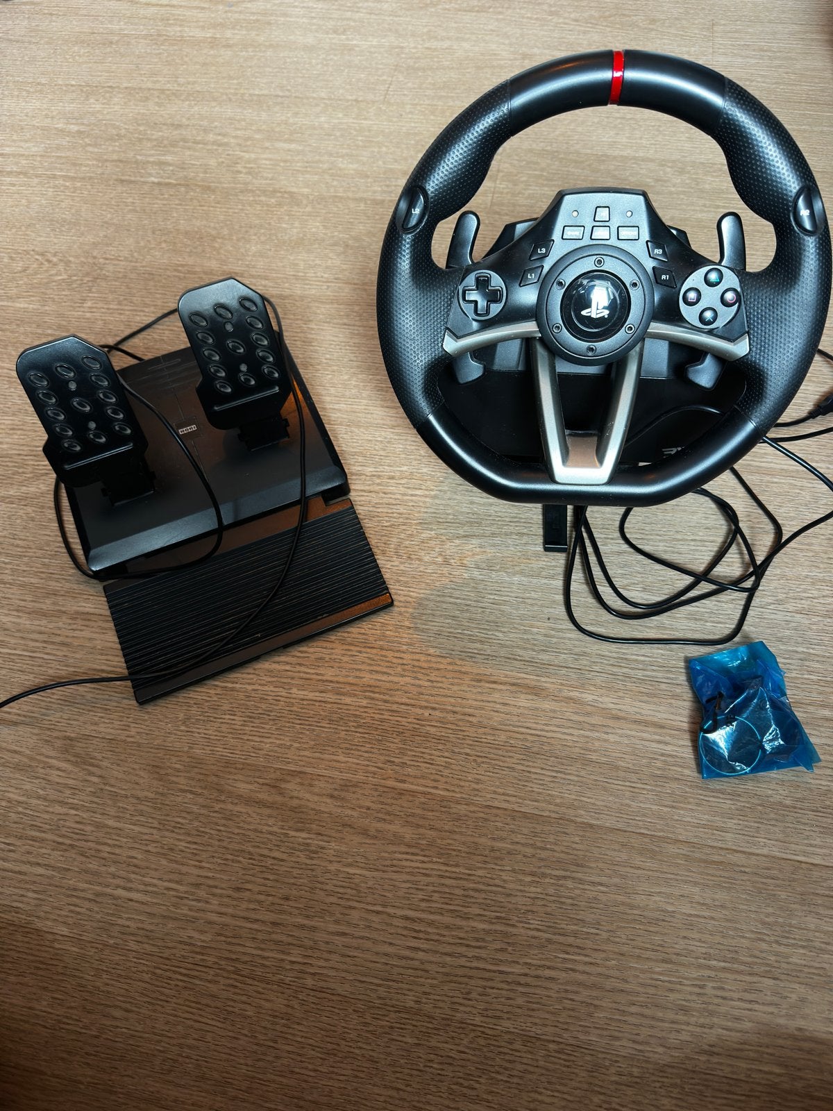 Hori Racing Wheel Apex RWA racestuur met pedalen, Racestuur, Zo goed als nieuw, Hori, PlayStation