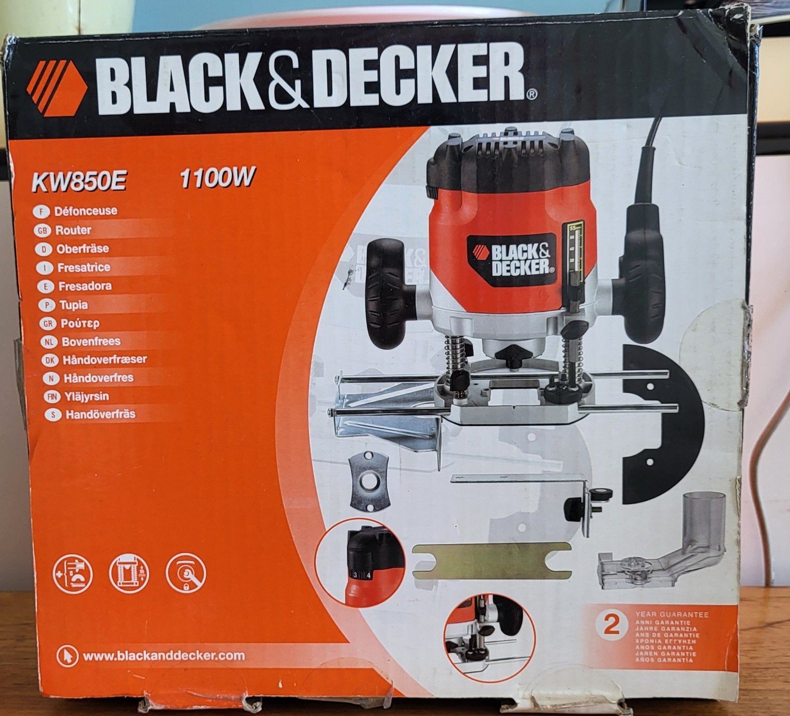 Black & Decker KW850E Bovenfrees met Bosch Freesset, Ophalen of Verzenden, Bovenfrees, Elektrisch, Black & Decker
