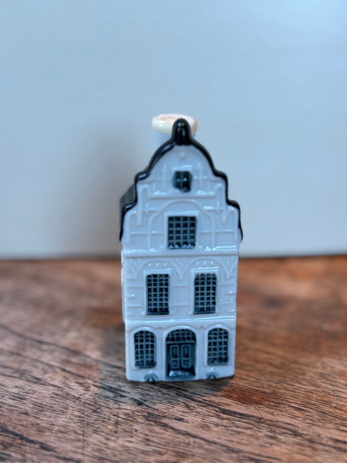 KLM Huisje 21 - Bols Amsterdam 1575 ‘De salamander’ Delft, Ophalen of Verzenden, Gebruikt, Porselein, Beeldje(s)