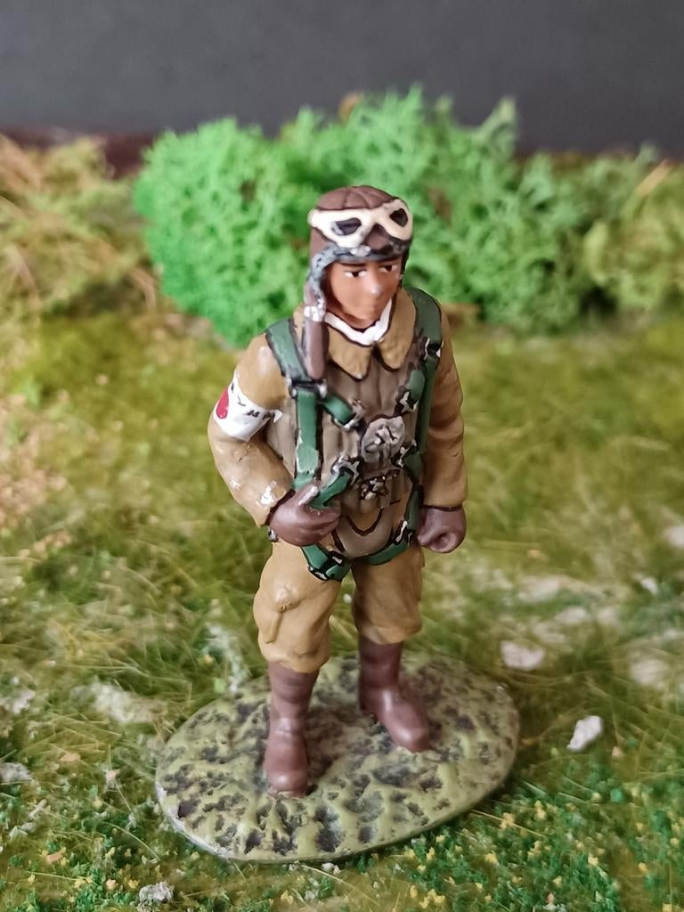 Japanse piloot  wo2 van metaal zie mijn andere adv., Ophalen of Verzenden, 1:50 of kleiner