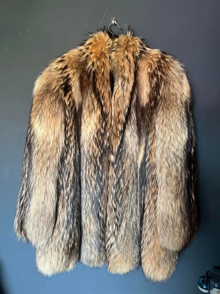 Schitterende Bontjas van Wasbeer/Tanuki bont Maat 48 XL, Kleding | Dames, Jassen | Winter, Verzenden, Zo goed als nieuw, Maat 46/48 (XL) of groter