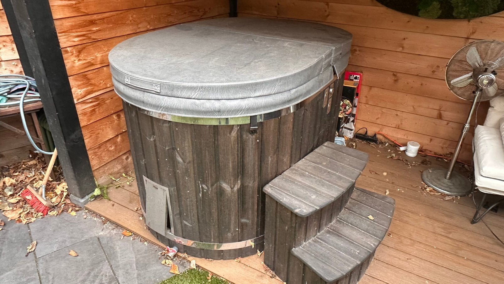 Qrest Q-TUB Mini elektrische hottub 2 pers jets + zandfilter, Tuin en Terras, Ophalen, Zo goed als nieuw, Afdekzeil, Vast