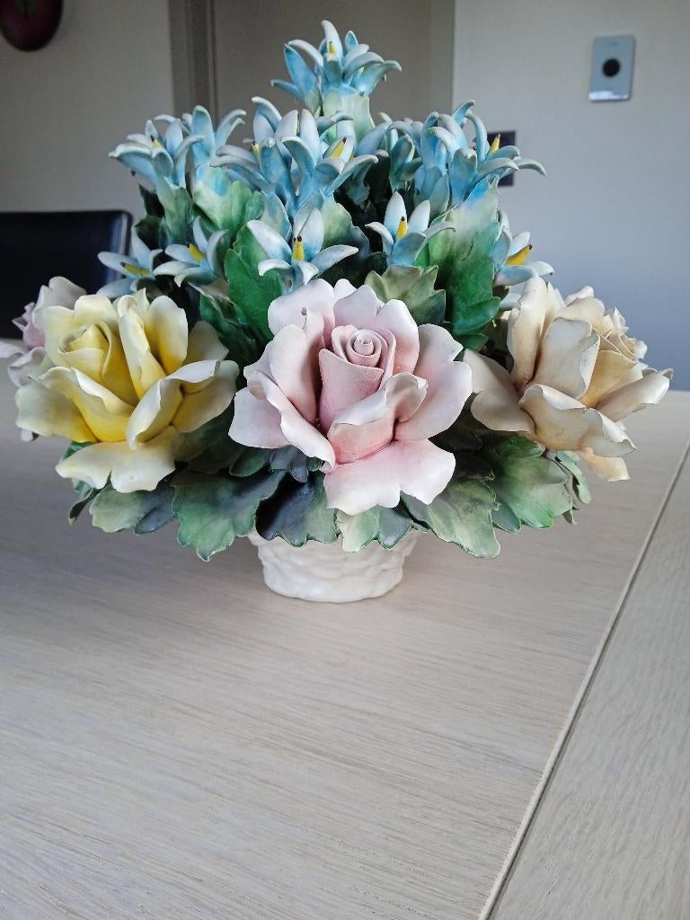 vintage handgemaakte porceleinen bloemen in vaas, Ophalen of Verzenden