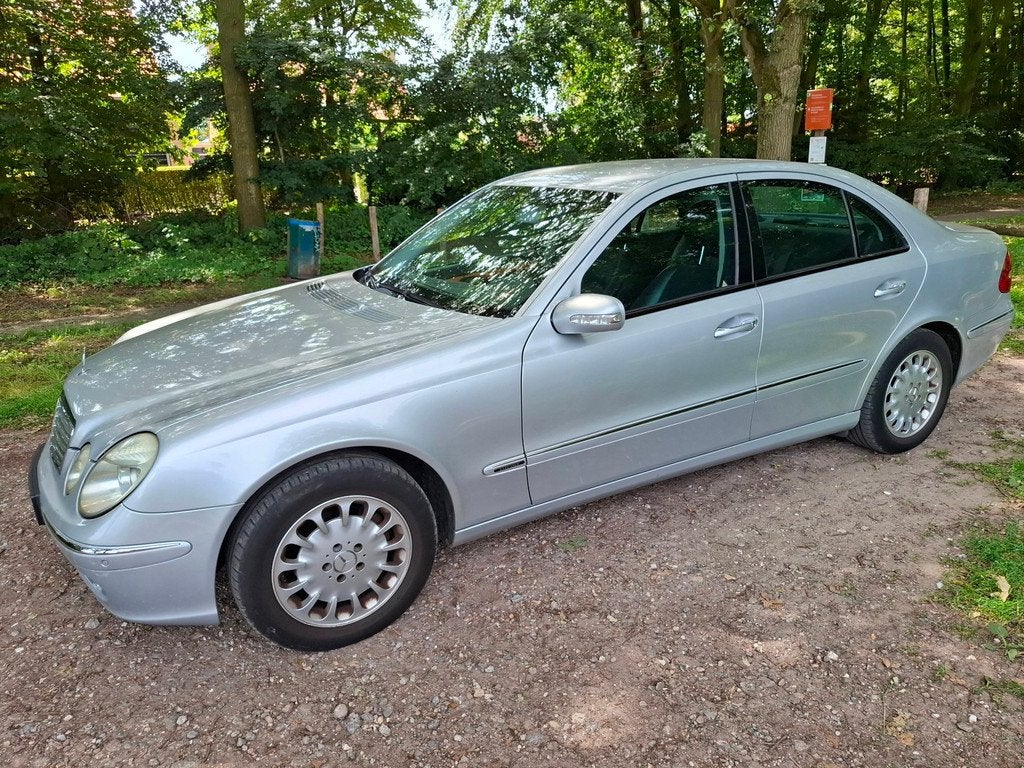 Mercedes-Benz E-klasse 200 K. Elegance, Auto's, Mercedes-Benz, Automaat, Achterwielaandrijving, Gebruikt, Zwart