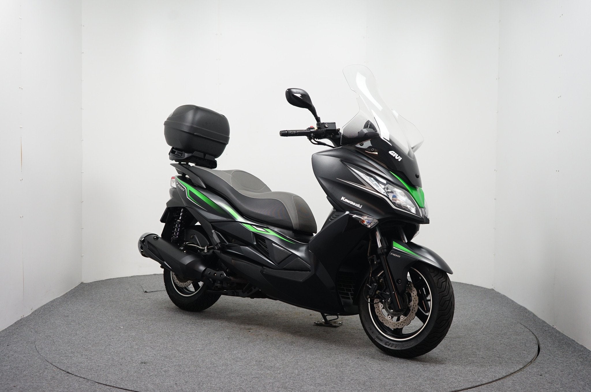 Kawasaki J 300 ABS (bj 2020), 299 cc, Scooter, Automaat, ABS
