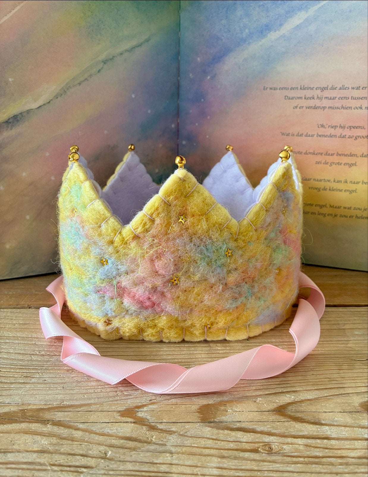 Handgemaakte vilten kroon voor kinderen - Geel/Pastel, Verzenden, Nieuw