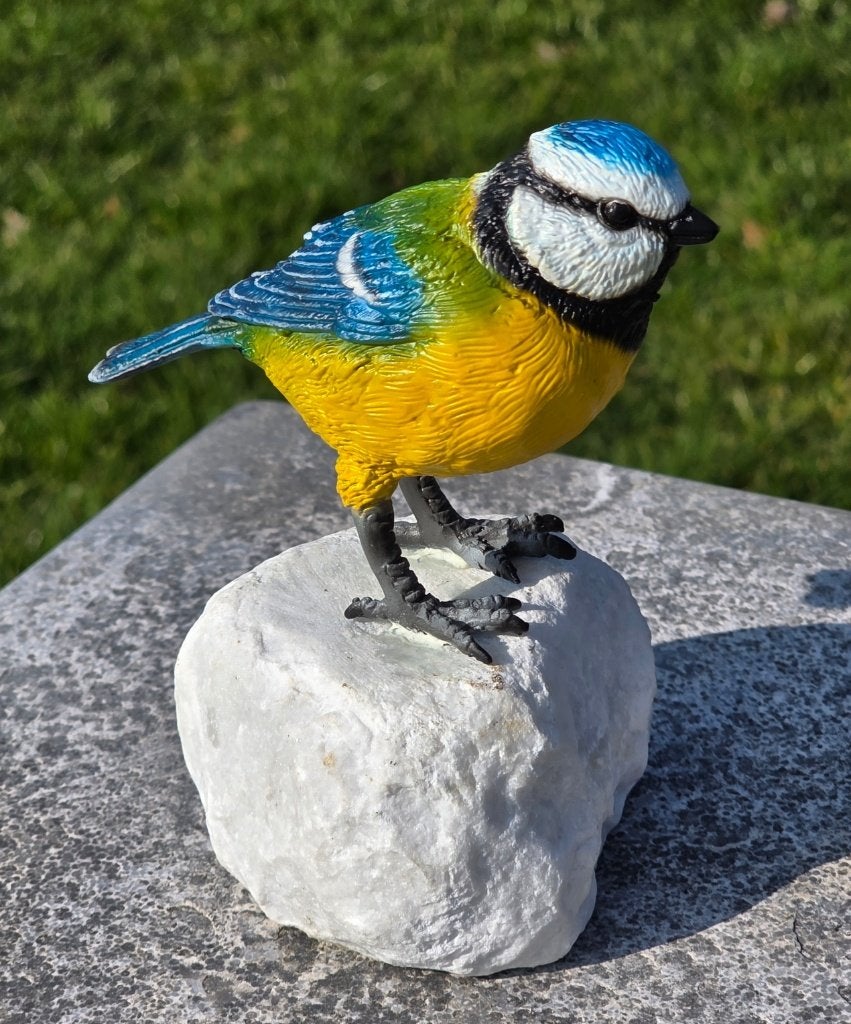 PIMPELMEES / BRONZEN BEELD OP NATUURSTENEN SOKKELTJE, Tuin en Terras, Dierenbeeld, Nieuw, Info@huisentuindecoratiemarie.nl, Huis en tuin decoratie marie
