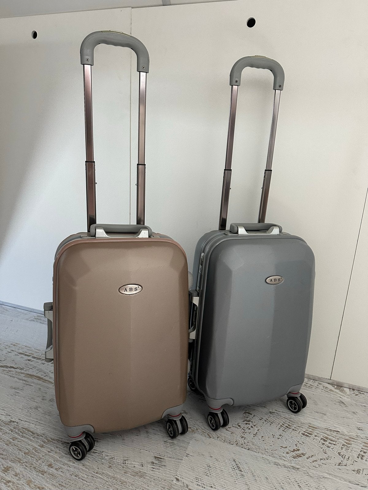 Set van 2 ABS Handbagage Koffers - Grijs & Roségoud, Sieraden, Tassen en Uiterlijk, Koffers, Ophalen, Gebruikt, 50 tot 60 cm, Hard kunststof