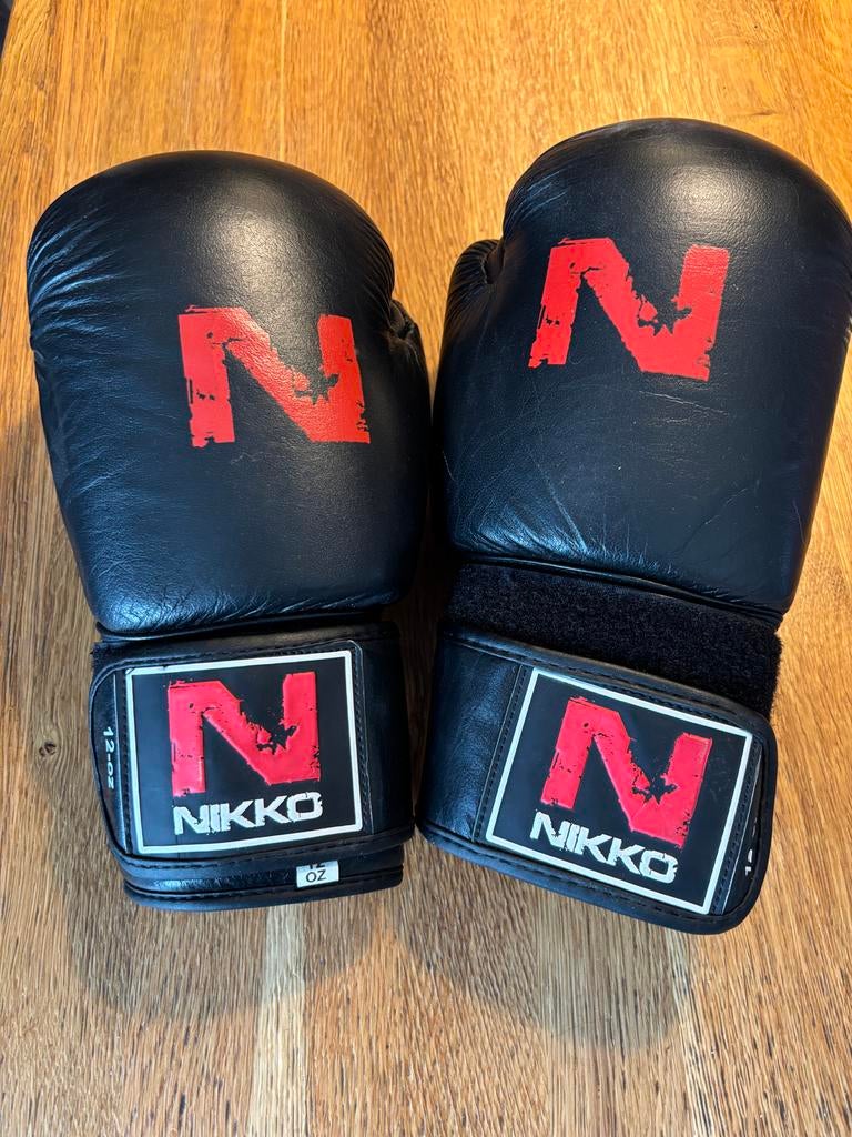 Nikko Bokshandschoenen 12-oz, Ophalen of Verzenden, Zo goed als nieuw, Bokshandschoenen