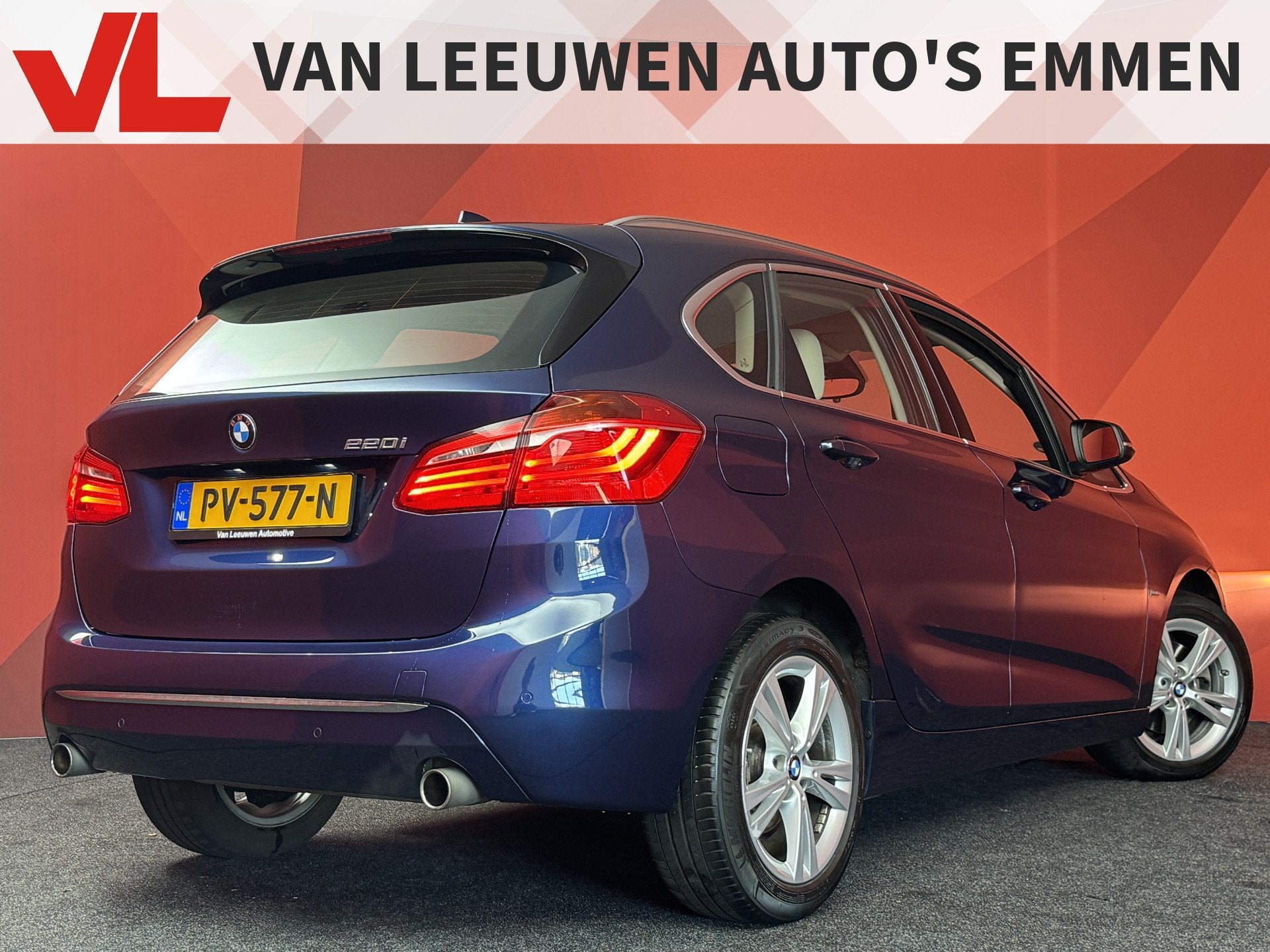 BMW 2 Serie Active Tourer 220i High Executive | Stoelverwarm, Auto's, 1998 cc, 730 kg, Gebruikt, Met garantie (alle)