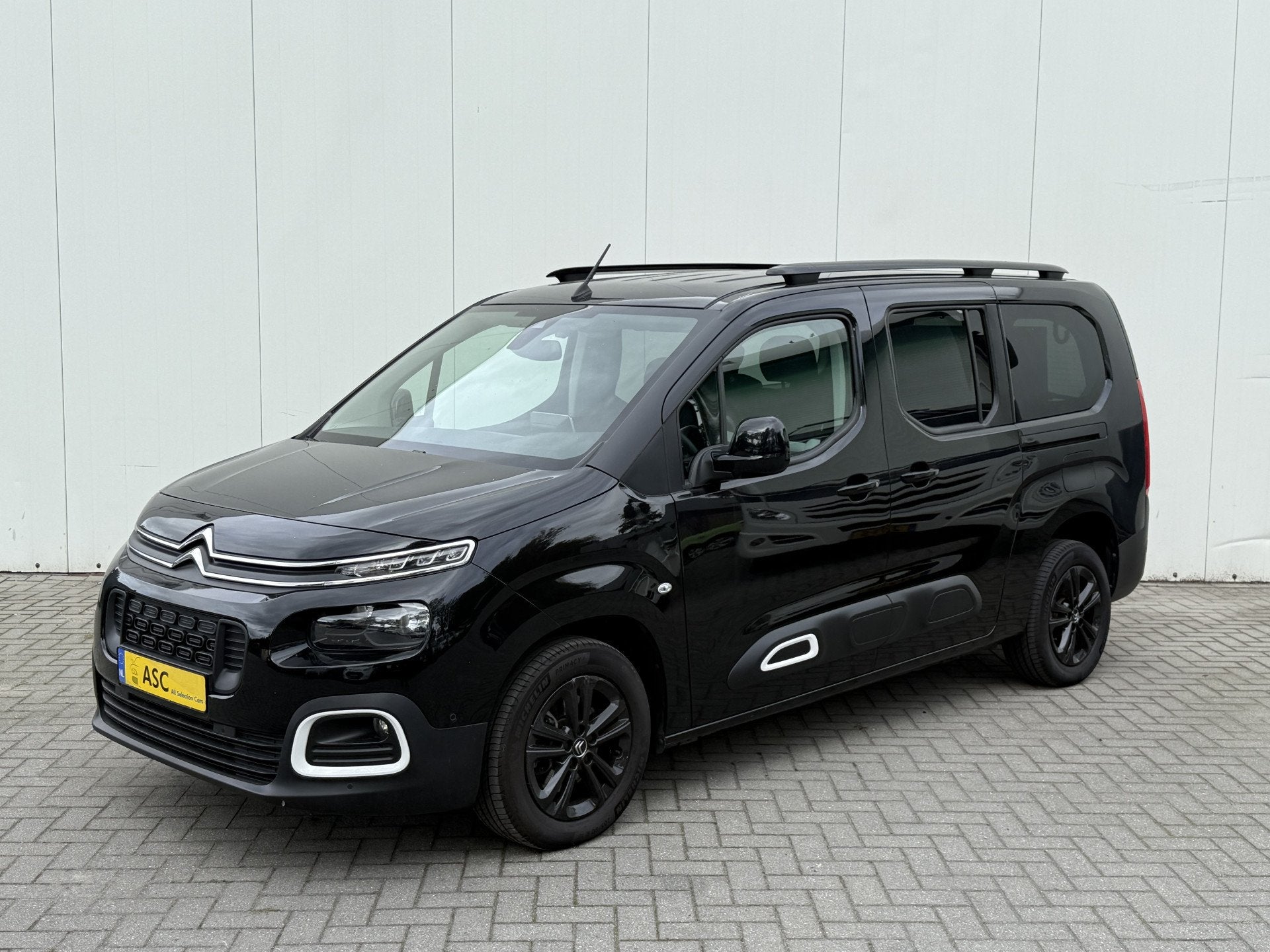 Citroën Berlingo L2 Rolstoelauto 5+1 Automaat - Alle opties, Auto's, Dealer onderhouden, Gebruikt, Met garantie (alle), Zwart