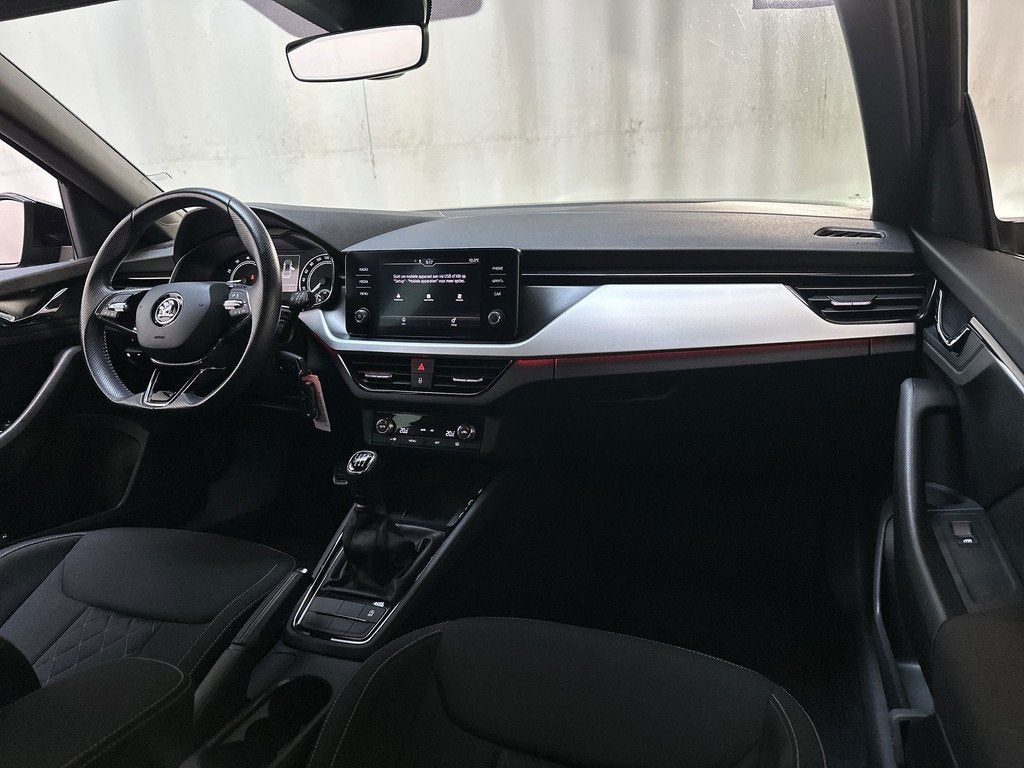 Skoda Kamiq 1.0 TSI Sport Business Camera App-Connect DAB+ C, Auto's, Stof, Gebruikt, Met garantie (alle), Origineel Nederlands