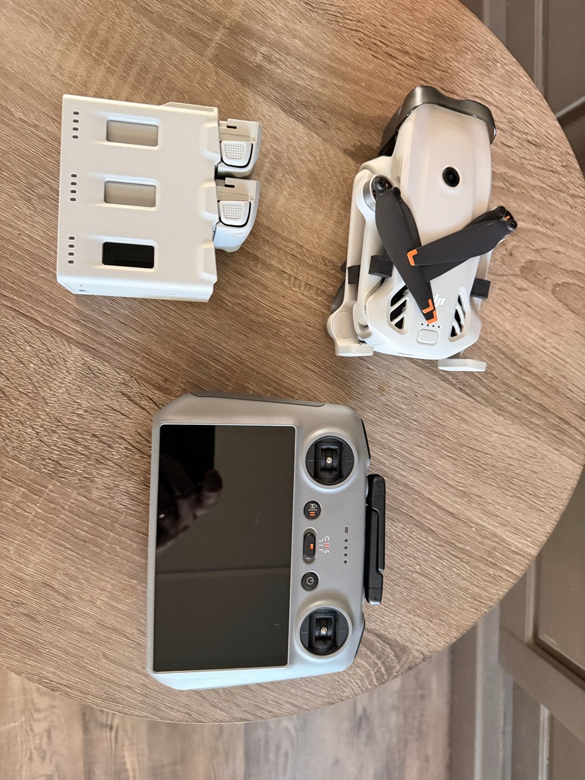 DJI Mini 3 Pro Fly More Combo Plus (DJI RC 2), 30 tot 45 minuten, Cameradrone, Extra accu('s), 5 tot 10 kilometer