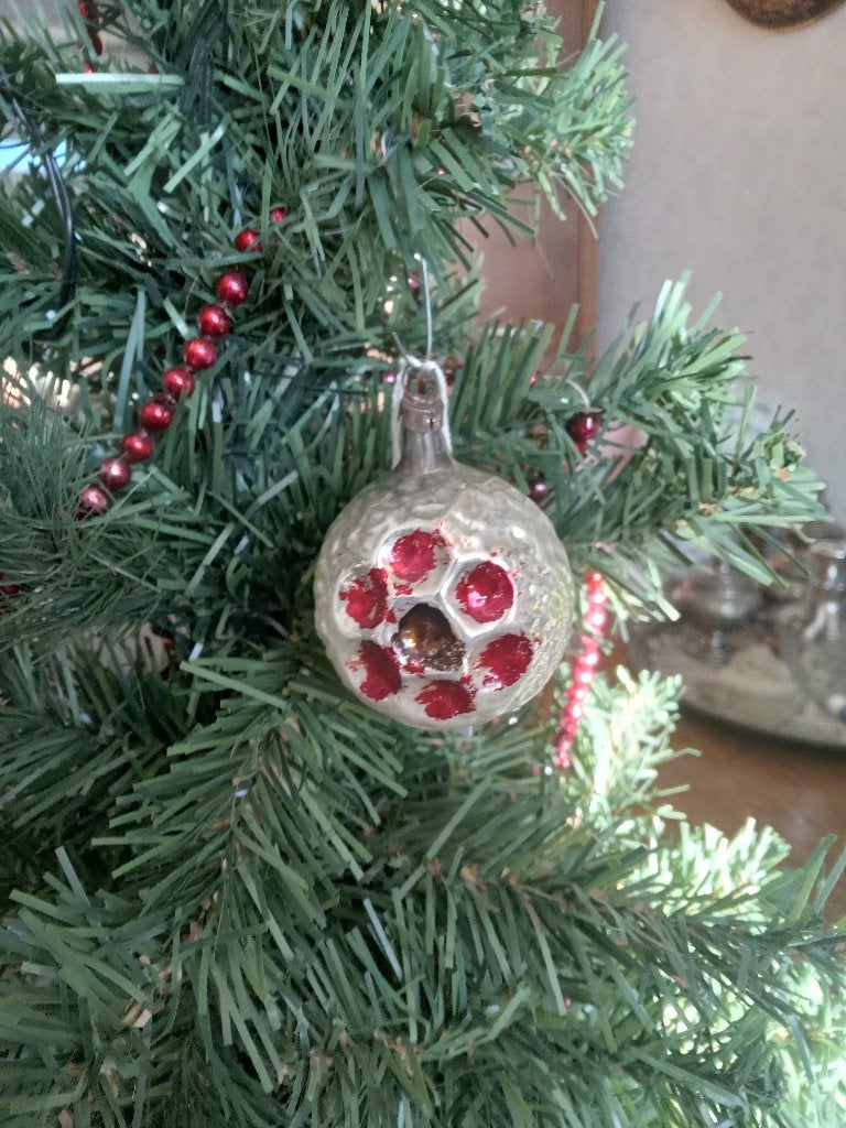oude glazen kerstbal model zilveren putjesbal, Diversen, Kerst, Ophalen of Verzenden, Gebruikt