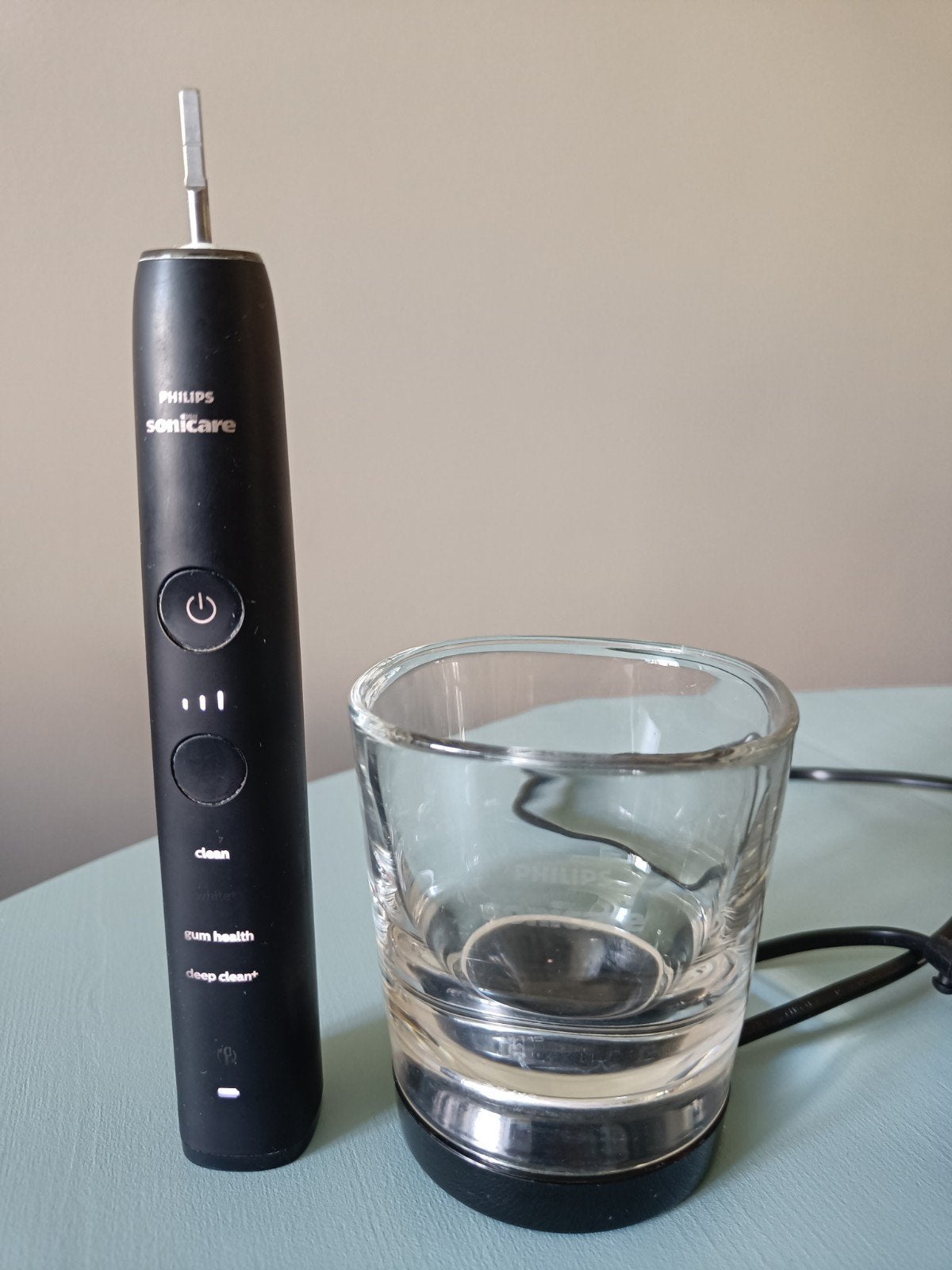 Philips Sonicare elektrische tandenborstel met oplader, Ophalen of Verzenden, Gebruikt, Mondverzorging