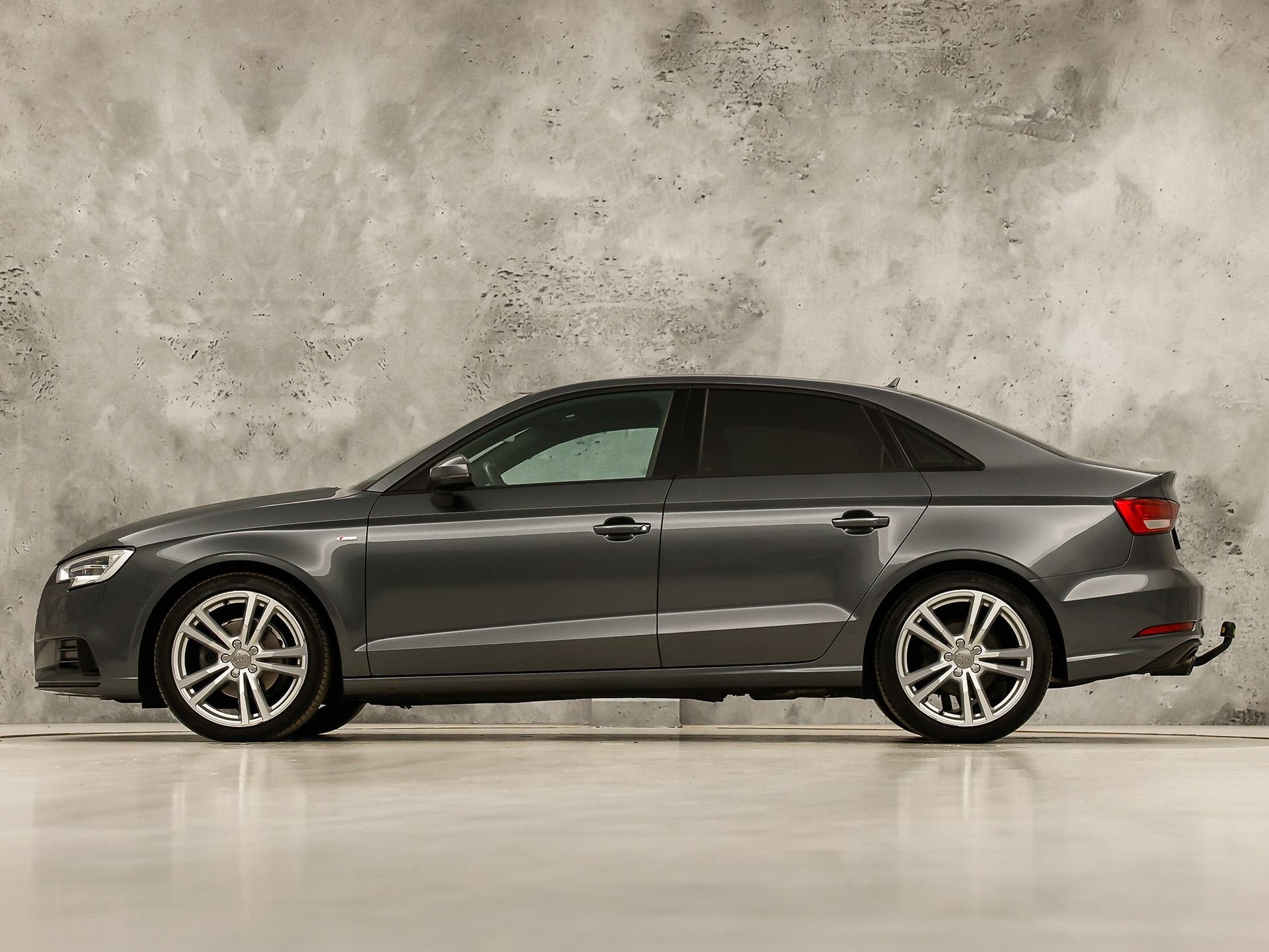 Audi A3 Limousine 1.4 TFSI S-Line Sport 150Pk (2X S-LINE, GR, Auto's, 12 maanden, Gebruikt, 4 cilinders, 1210 kg
