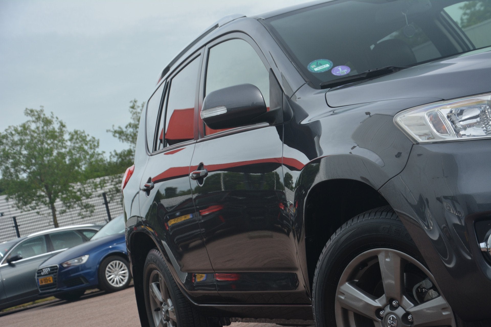 Toyota RAV4 2.0 VVTi Executive Business | Navigatie | Leer |, Auto's, Toyota, 13 km/l, Euro 5, Gebruikt, Zwart