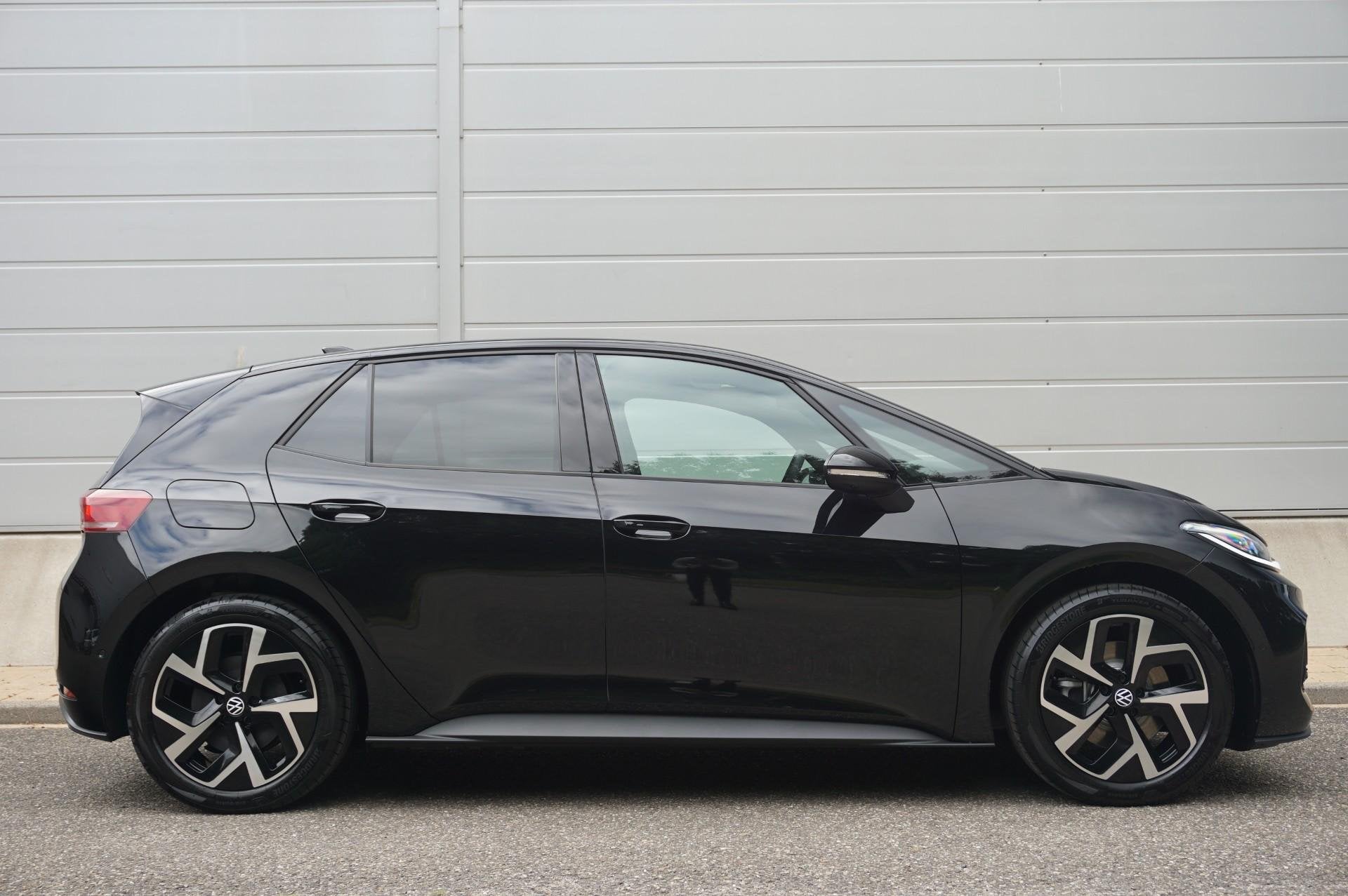 Volkswagen ID.3 Neo Style 79 kWh | Panoramdak | Steunhaak |, Auto's, Volkswagen, Automaat, 12 maanden, Achterwielaandrijving, 510 min