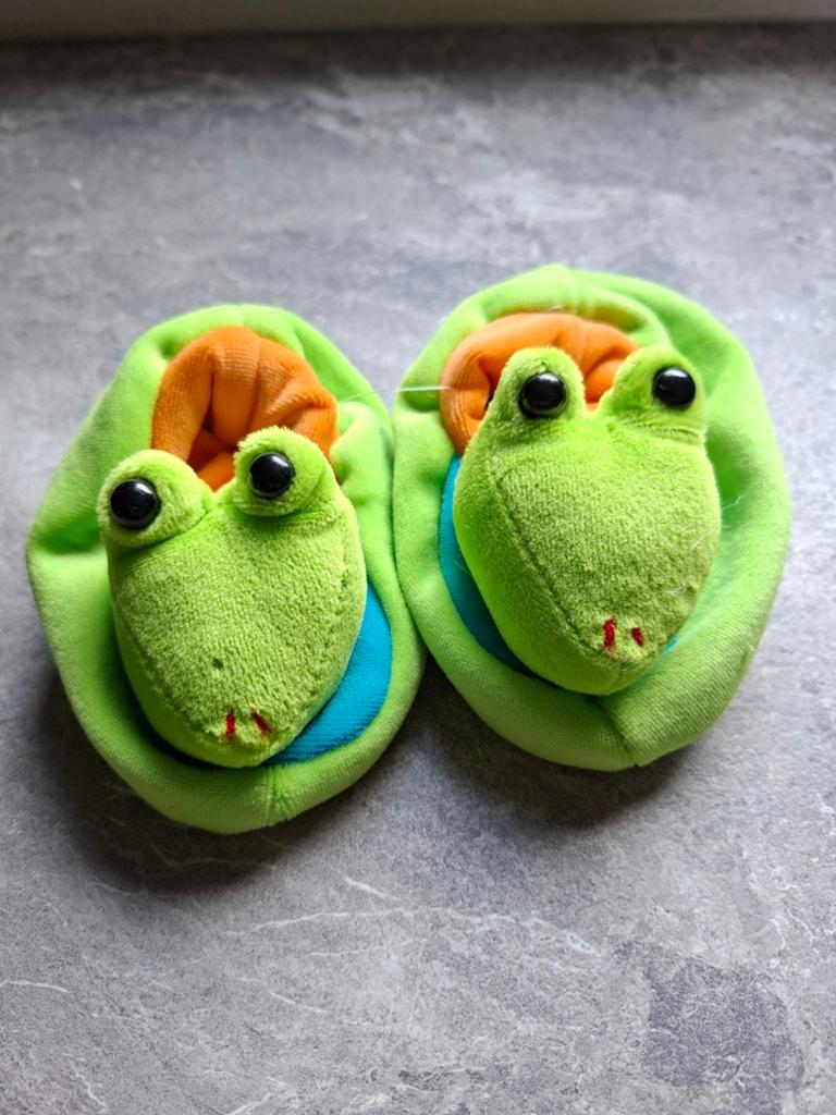 Baby Krokodil Slofjes met Rammelaar - 6-12 maanden, Ophalen of Verzenden, Nieuw, Jongetje of Meisje
